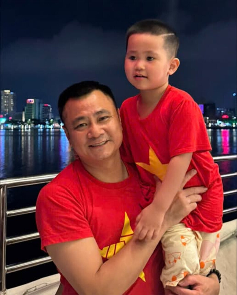 Sao Việt 30/4: Thanh Thuỷ, Tiểu Vy có mặt từ 2h sáng để tham gia diễu binh - 3
