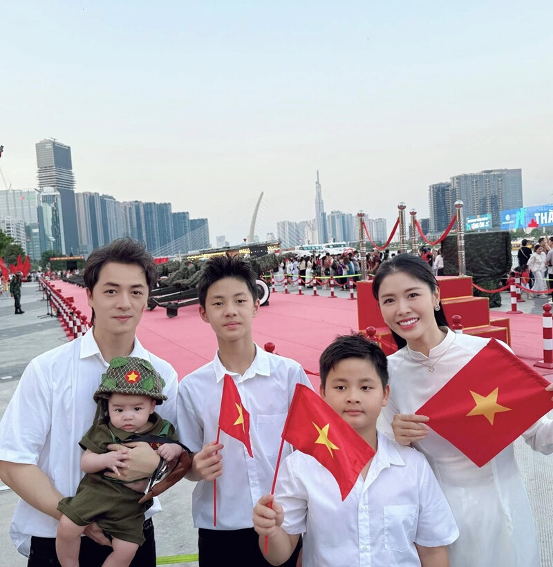 Sao Việt 1/5: Tăng Thanh Hà tình tứ bên chồng, Mai Ngọc lộ diện sau 10 ngày sinh - 6