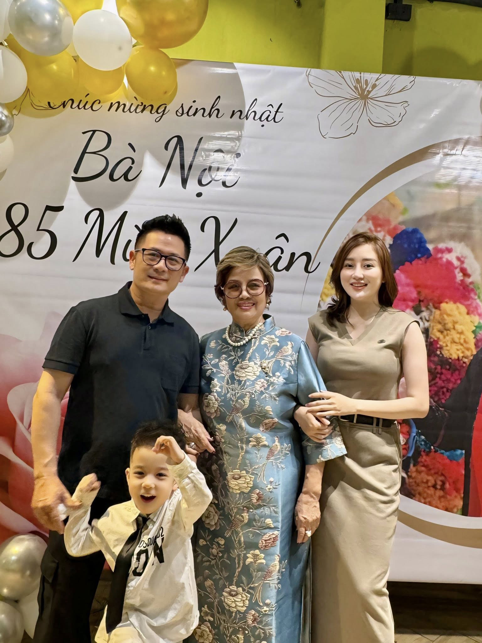 Sao Việt 2/5: Vợ chồng Trấn Thành đi 'hâm nóng', Bằng Kiều mừng sinh nhật mẹ - 5