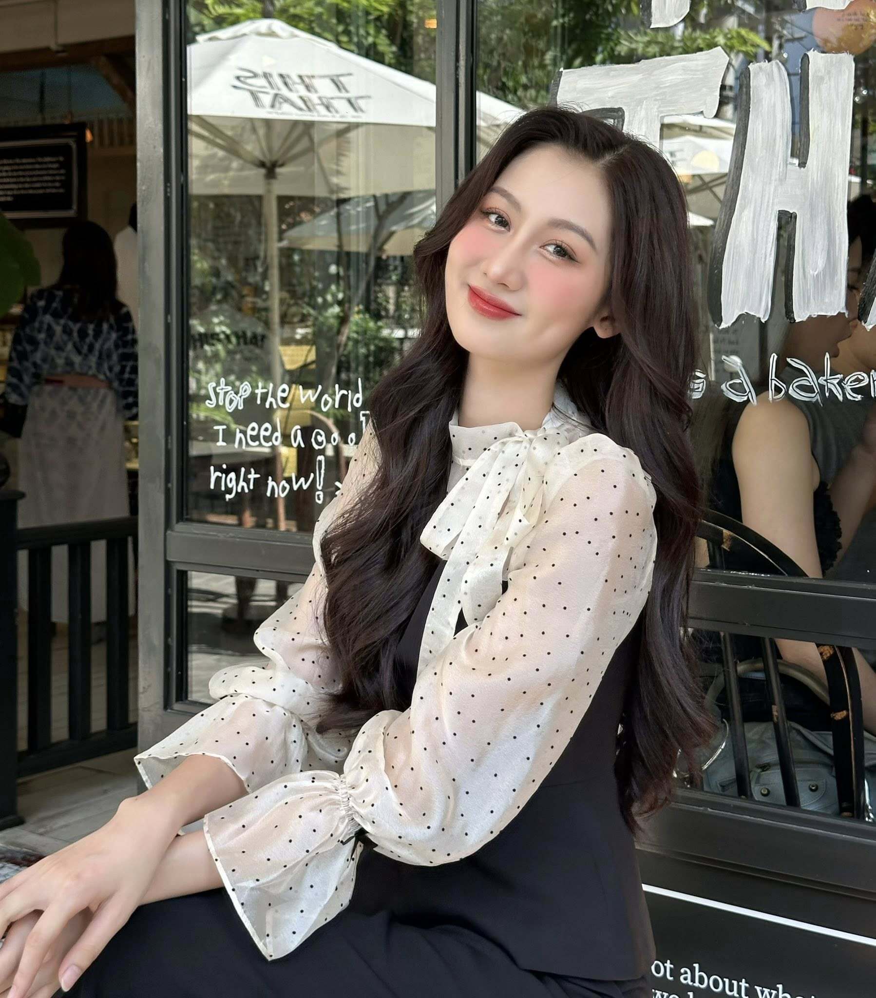 Sao Việt 3/5: Mai Thu Huyền khoe con trai, Quang Minh trêu bạn gái kém 37 tuổi - 8