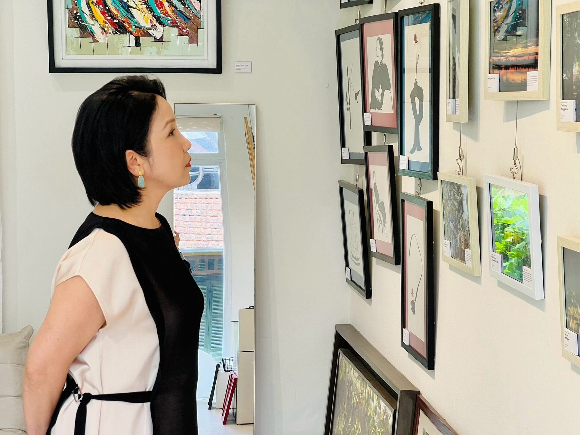 Sao Việt 5/5: Quang Minh khoe quý tử, Phương Trinh Jolie gợi cảm sau sinh lần 3 - 4