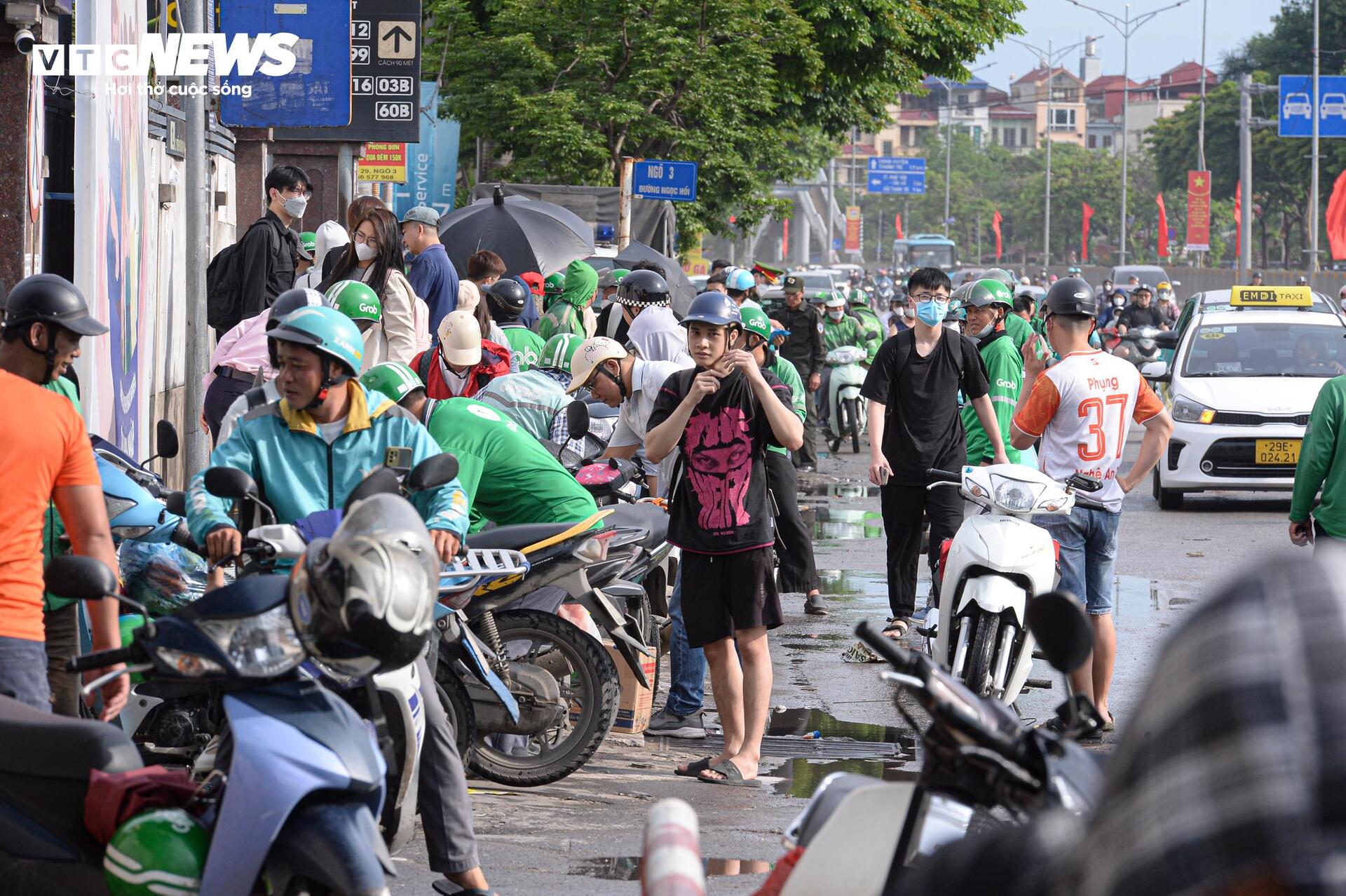 Cửa ngõ Thủ đô ùn ứ trong ngày cuối kỳ nghỉ lễ - 8