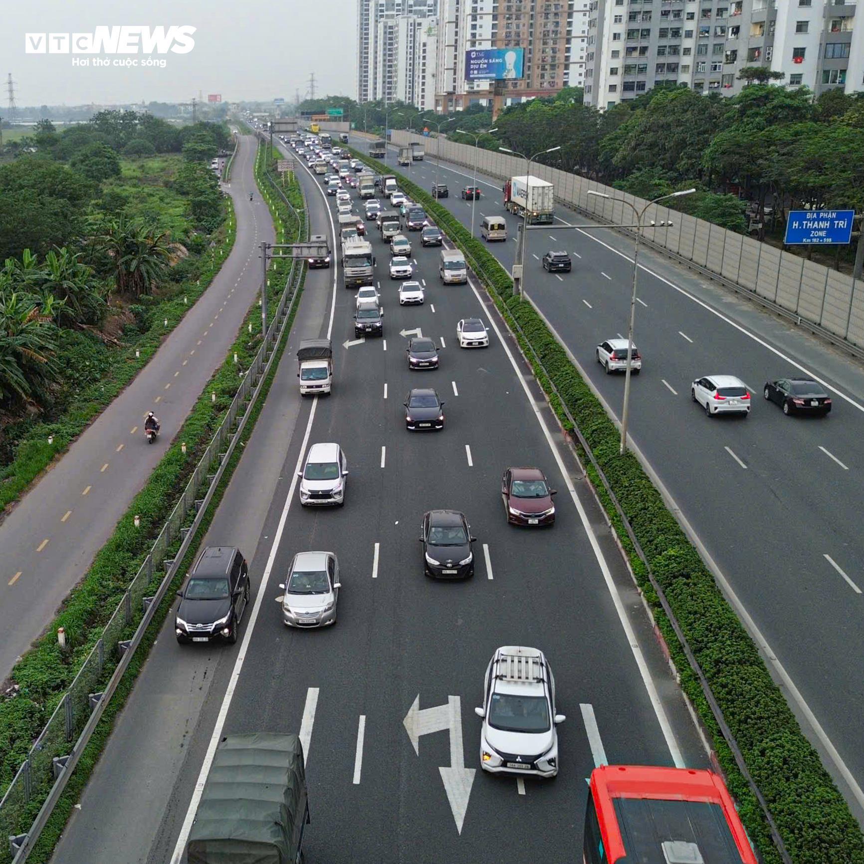 Cửa ngõ Thủ đô ùn ứ trong ngày cuối kỳ nghỉ lễ - 4