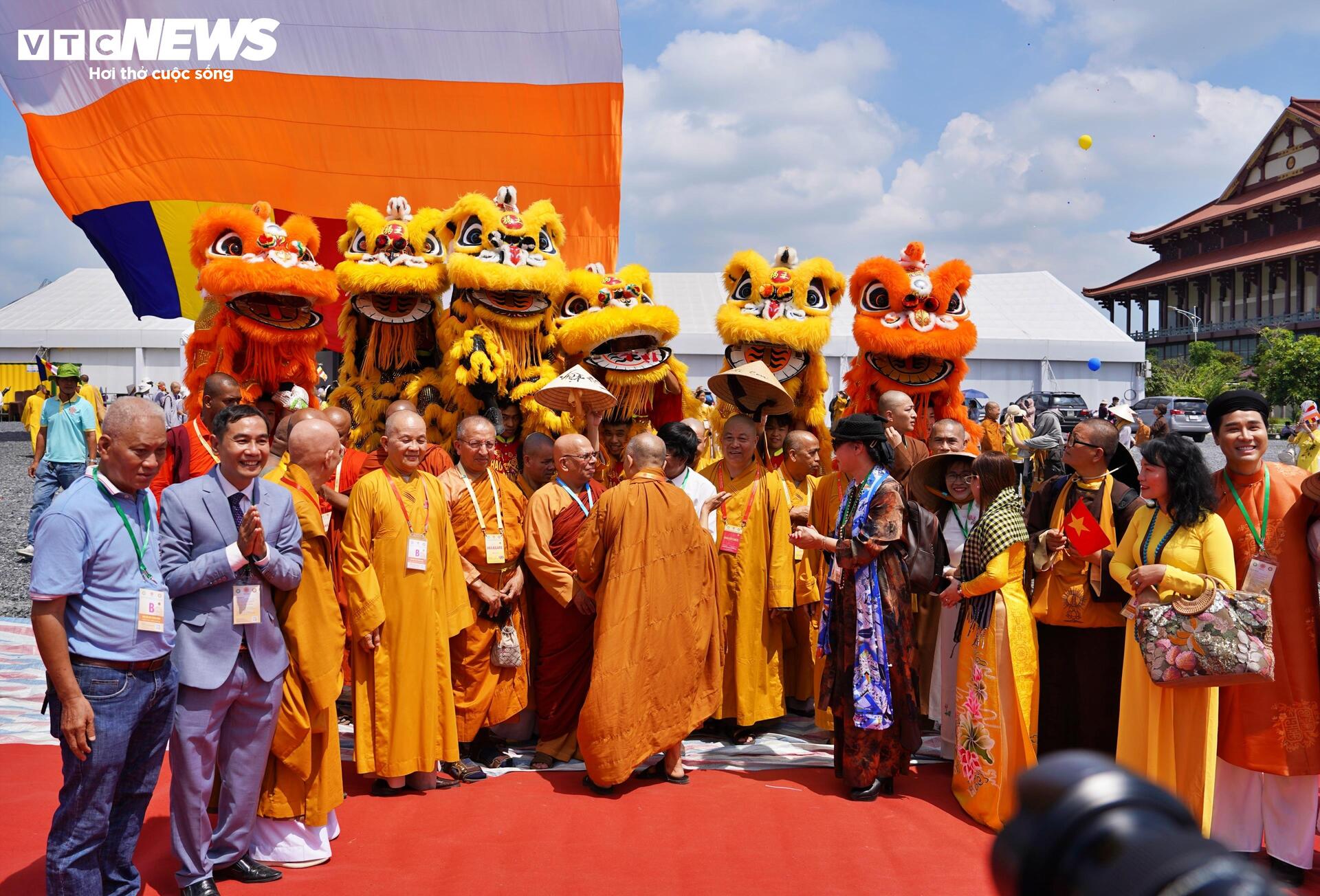 Lễ thượng cờ Phật giáo tại đại lễ Vesak 2025 - 12