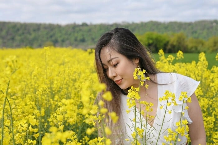 Sao Việt 7/5: Sơn Tùng xách túi 300 triệu đi chợ, Đỗ Mỹ Linh tình tứ bên ông xã - 8