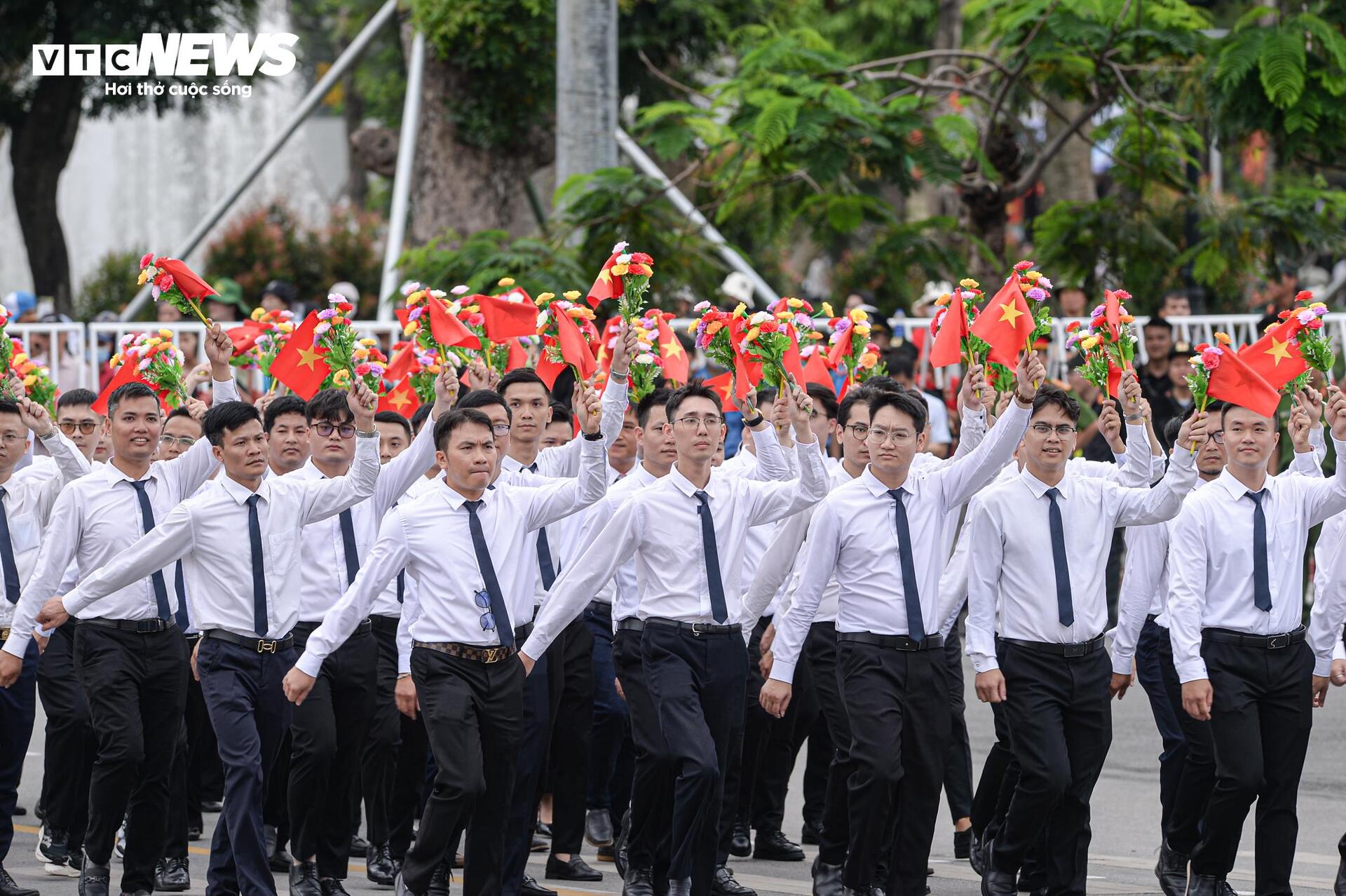 Hơn 3.000 người tham gia tổng duyệt diễu binh, diễu hành tại trung tâm Hải Phòng - 17