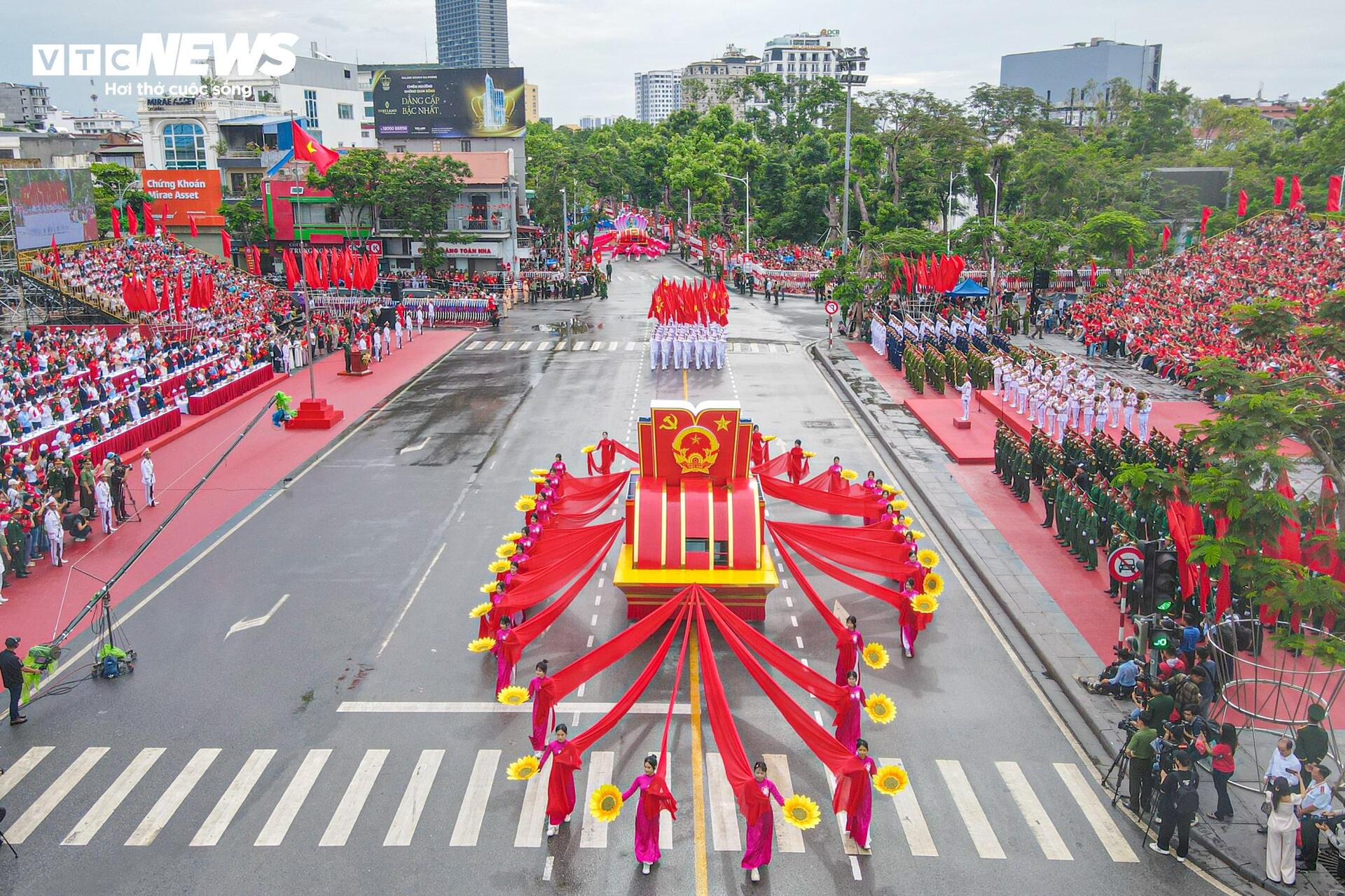 Dàn mô tô 'khủng' tham gia diễu hành, mừng 70 năm Giải phóng Hải Phòng - 2