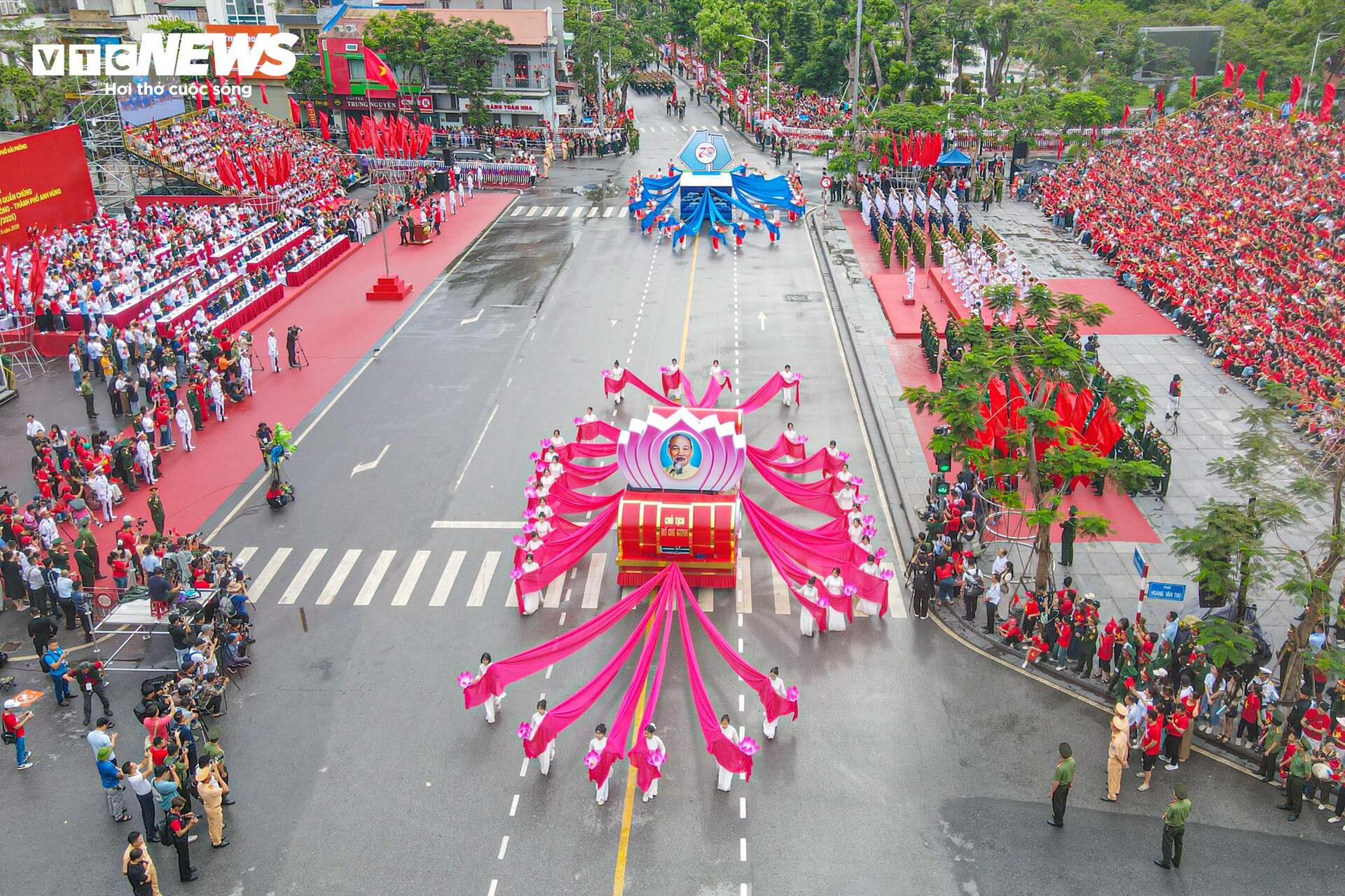 Dàn mô tô 'khủng' tham gia diễu hành, mừng 70 năm Giải phóng Hải Phòng - 3