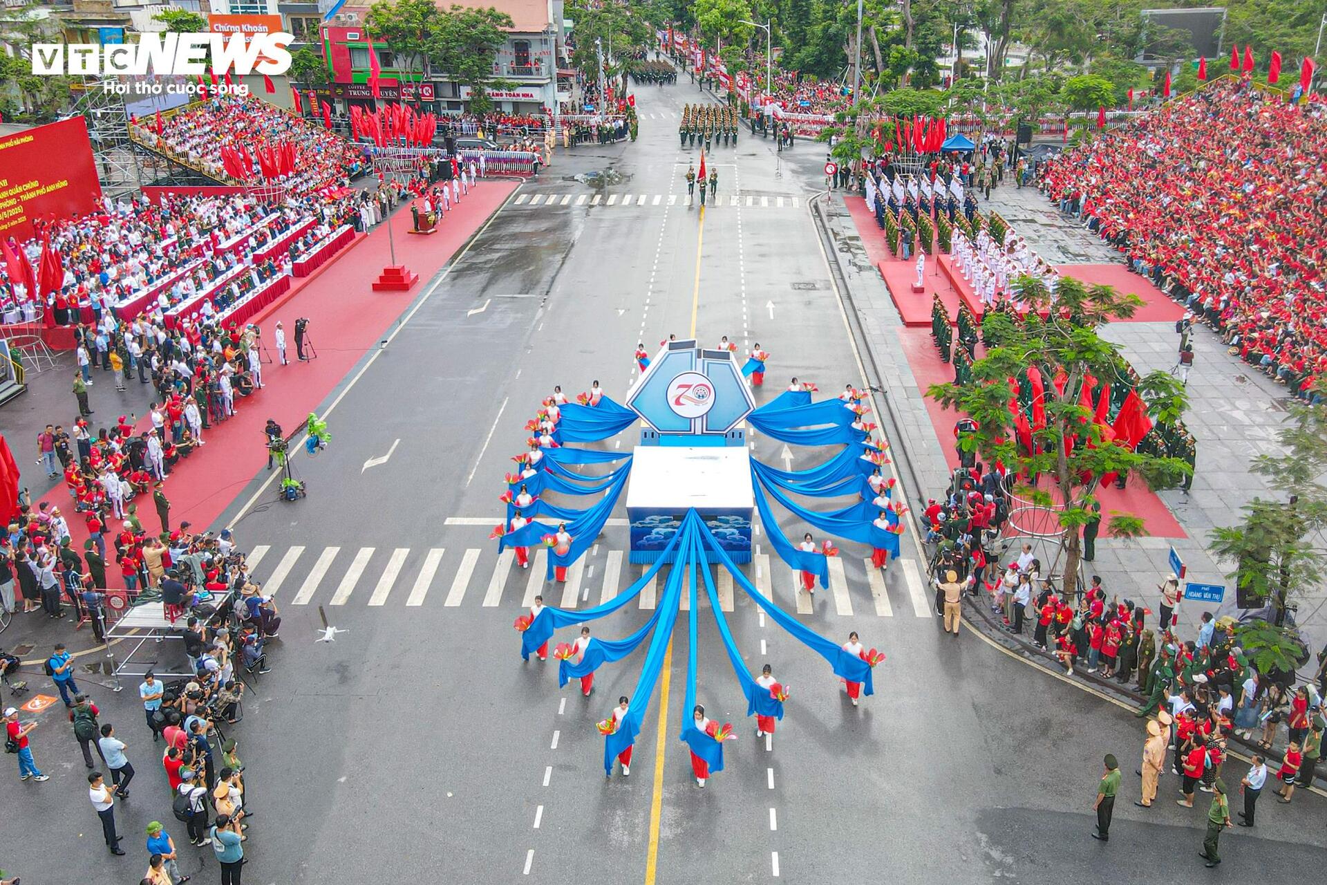 Dàn mô tô 'khủng' tham gia diễu hành, mừng 70 năm Giải phóng Hải Phòng - 4