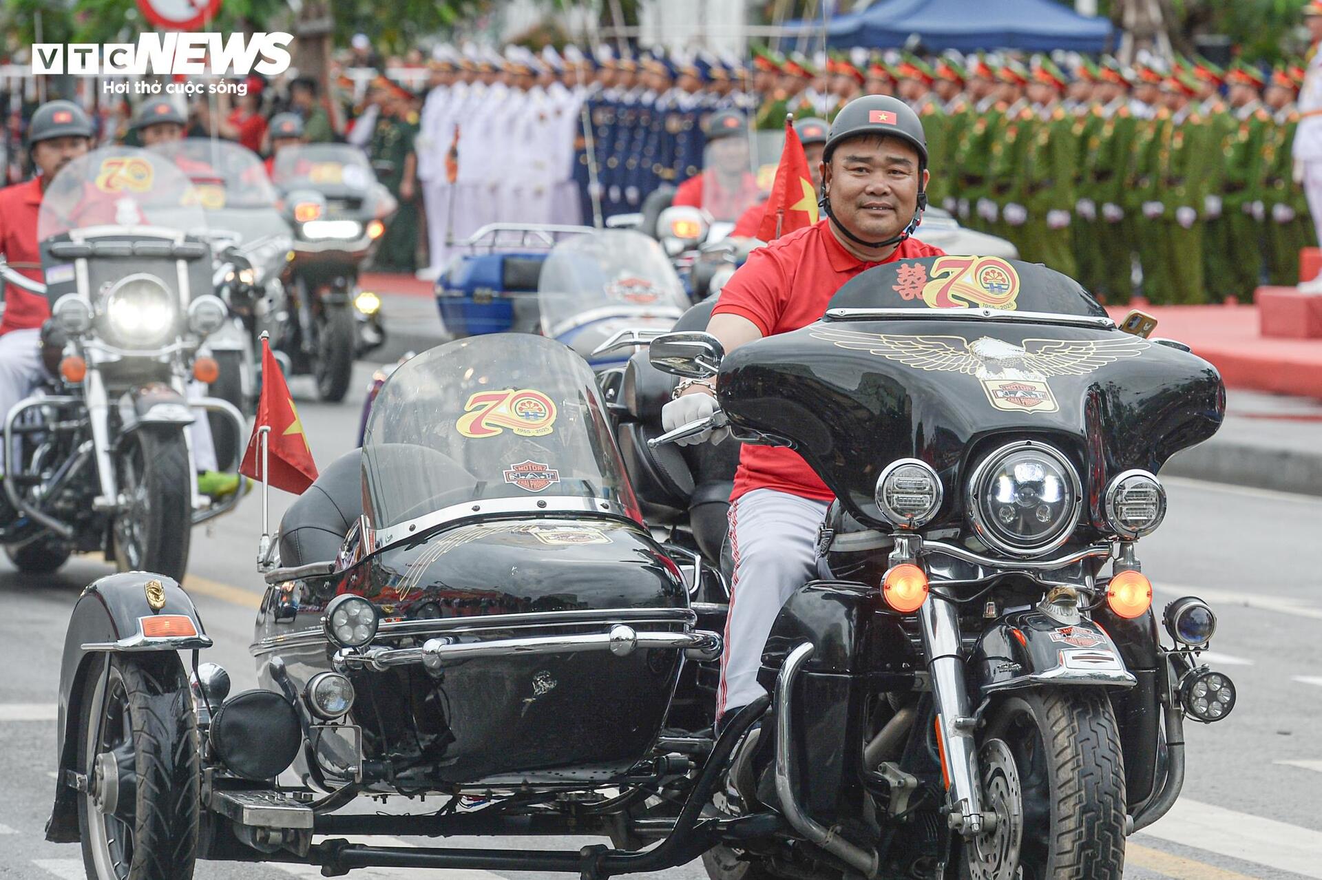 Dàn mô tô 'khủng' tham gia diễu hành, mừng 70 năm Giải phóng Hải Phòng - 8