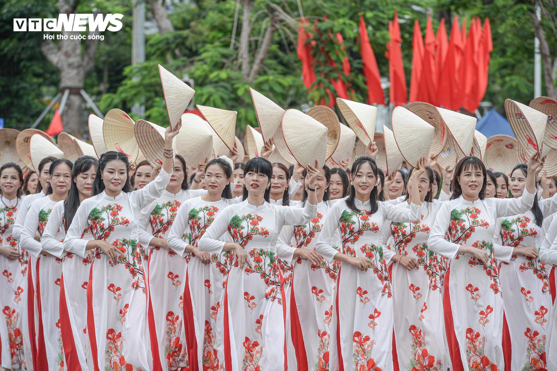 Dàn mô tô 'khủng' tham gia diễu hành, mừng 70 năm Giải phóng Hải Phòng - 16