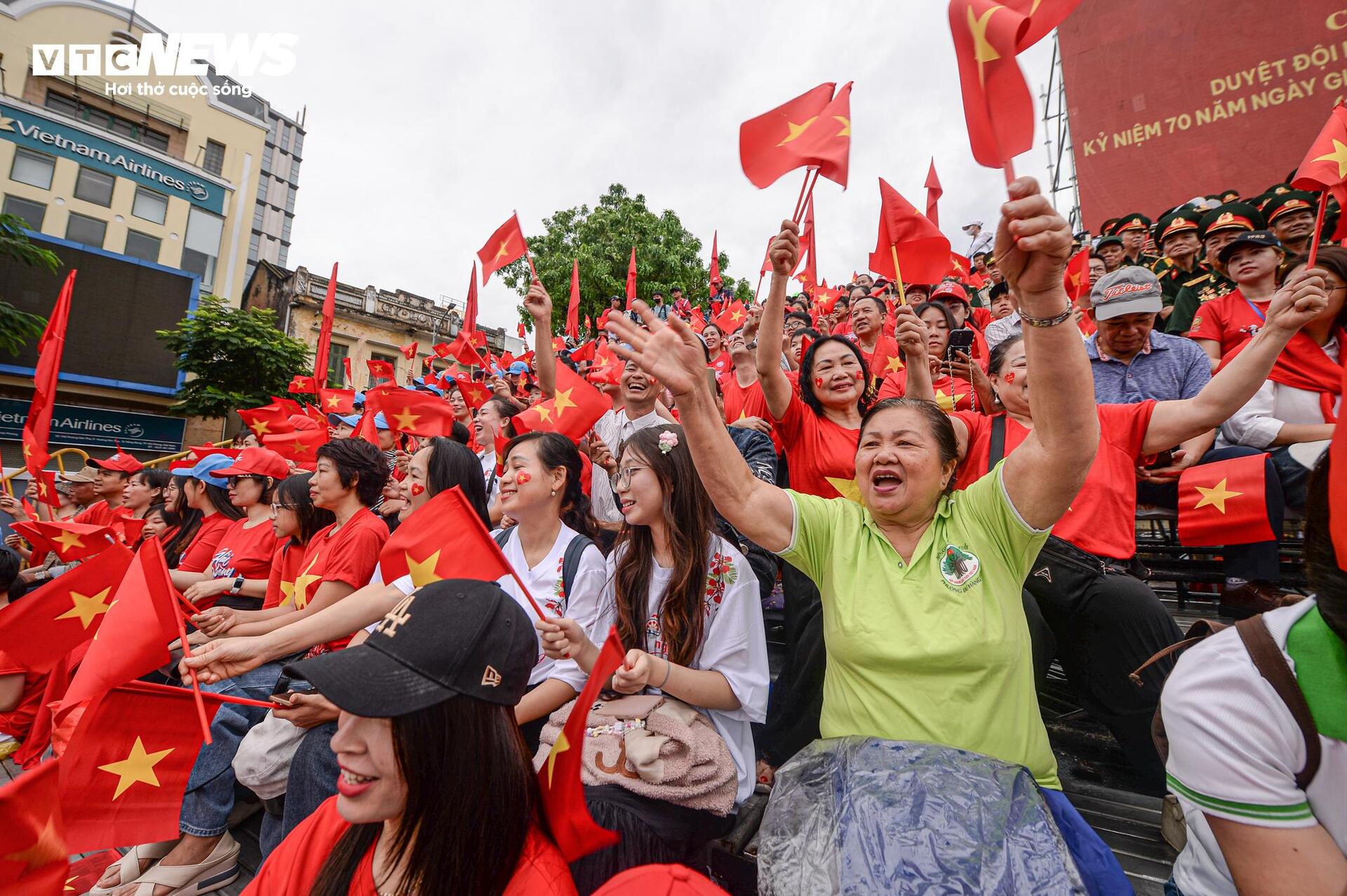 Dàn mô tô 'khủng' tham gia diễu hành, mừng 70 năm Giải phóng Hải Phòng - 10