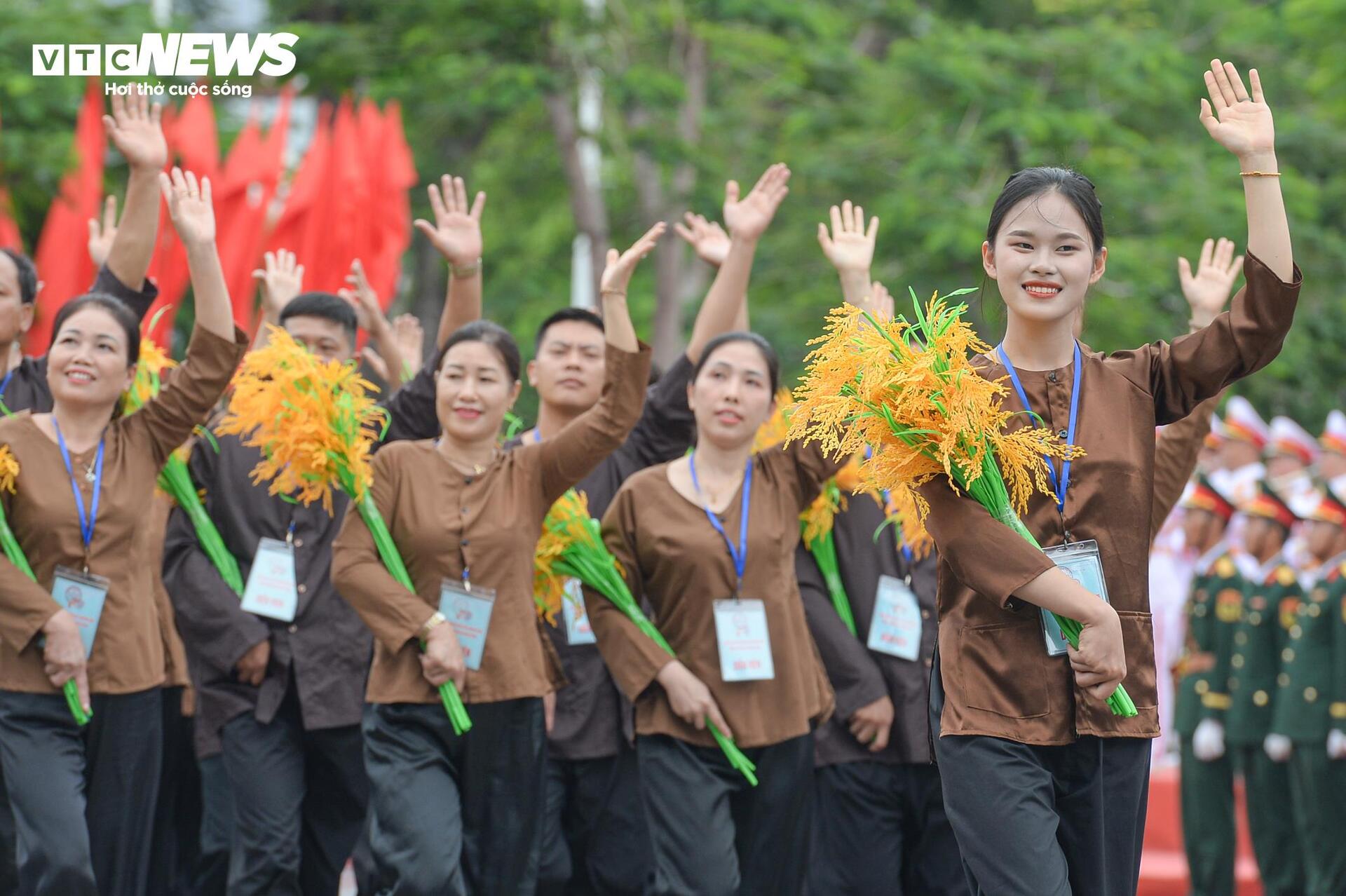 Dàn mô tô 'khủng' tham gia diễu hành, mừng 70 năm Giải phóng Hải Phòng - 14