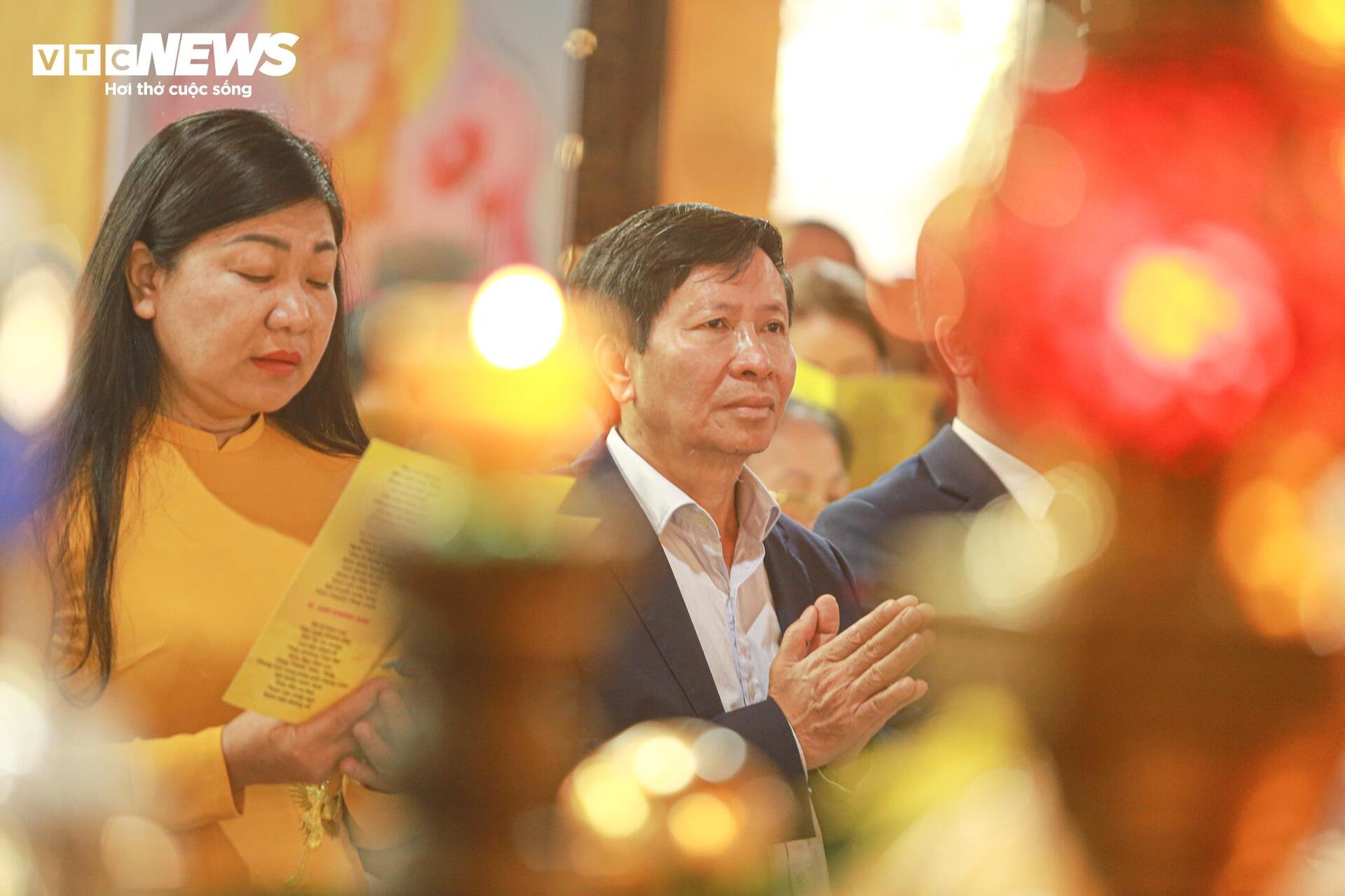 Phật tử trang nghiêm kính mừng Phật đản tại chùa Quán Sứ - 7