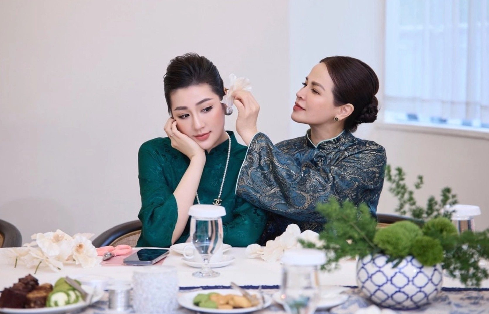 Sao Việt 13/5: Angela Phương Trinh khoe cơ bắp, Vũ Cát Tường rạng rỡ bên bạn đời - 5
