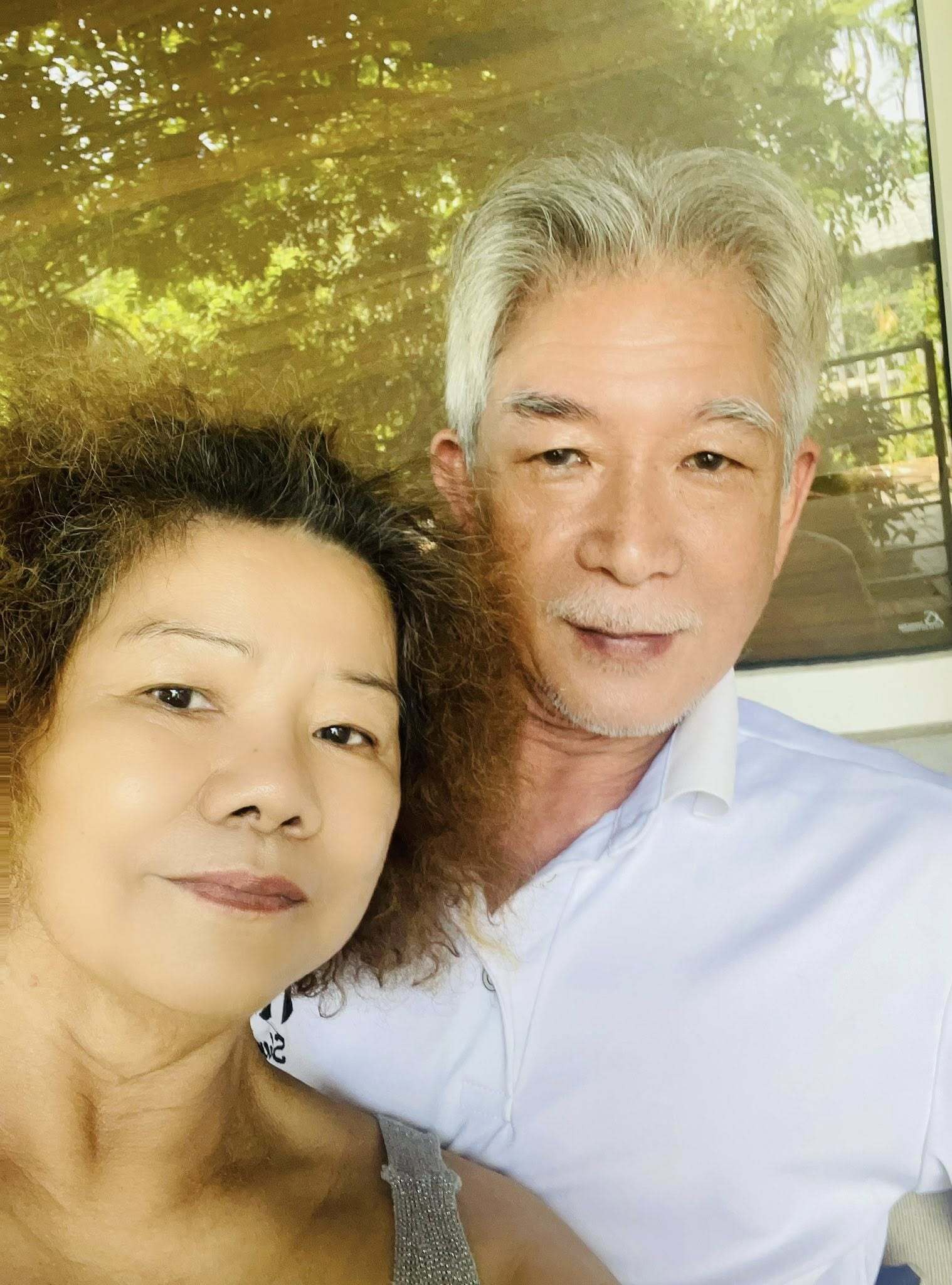Sao Việt 14/5: NSND Thanh Hoa tình cảm bên chồng, Anh Thư quyến rũ ở tuổi 43 - 1