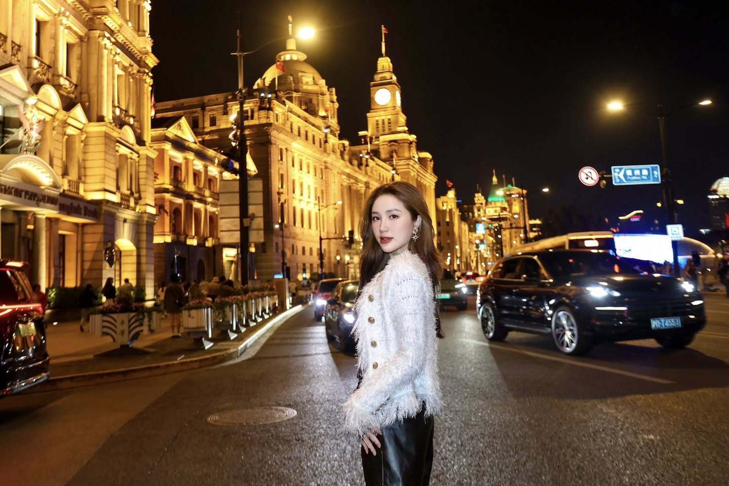 Sao Việt 14/5: NSND Thanh Hoa tình cảm bên chồng, Anh Thư quyến rũ ở tuổi 43 - 5