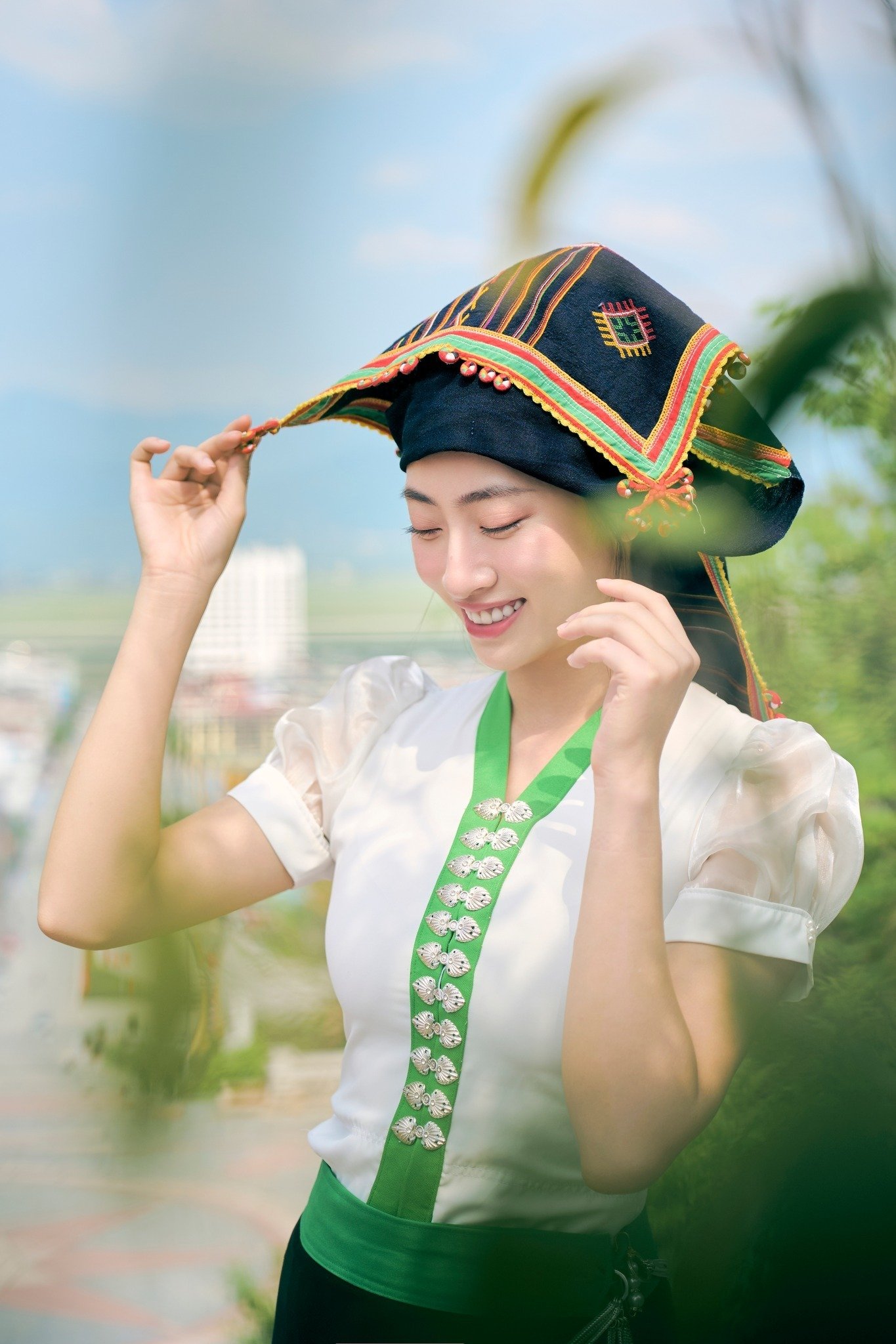 Sao Việt 14/5: NSND Thanh Hoa tình cảm bên chồng, Anh Thư quyến rũ ở tuổi 43 - 4