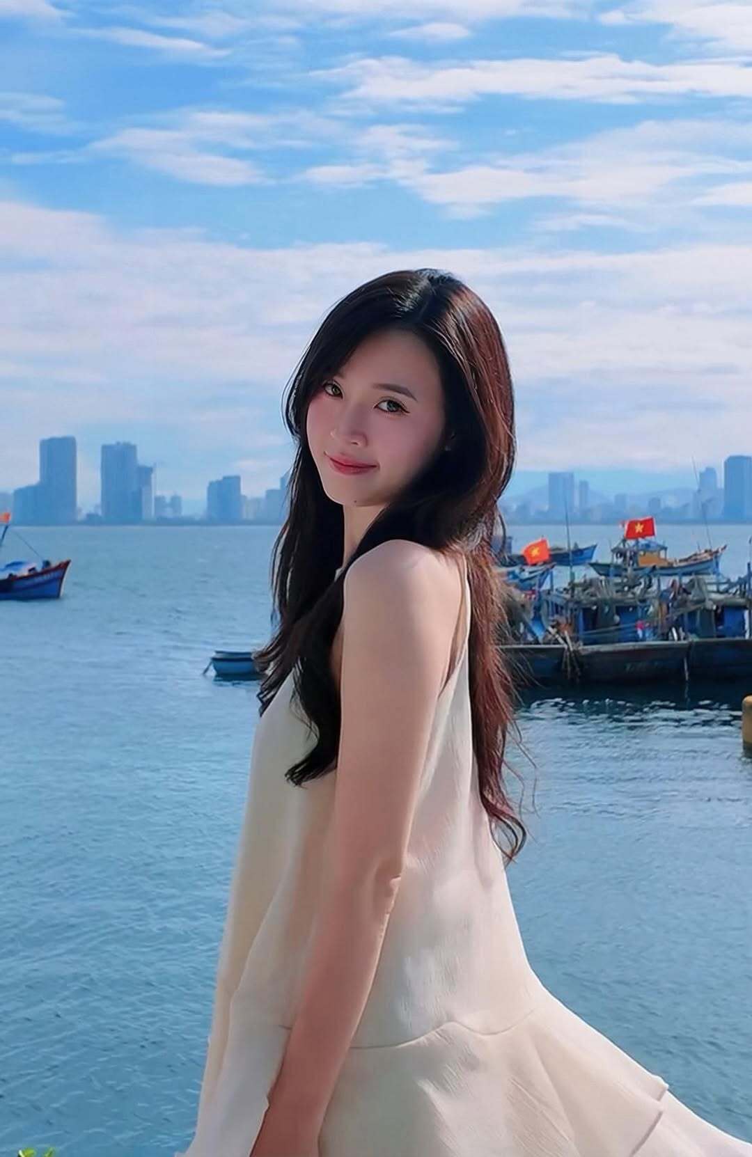 Sao Việt 16/5: Midu lộ diện giữa tin đồn bầu bí, Hà Hồ diện trang phục độc lạ - 3