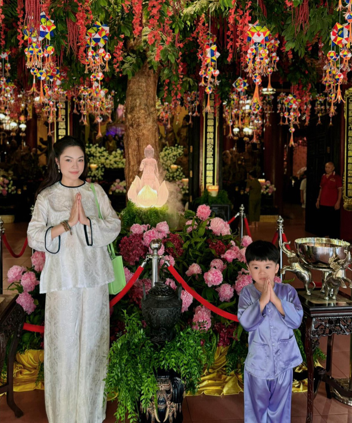 Sao Việt 15/5: Ngọc Hân ôm bụng bầu đi du lịch, Việt Trinh khoe ảnh hiếm lúc trẻ - 11