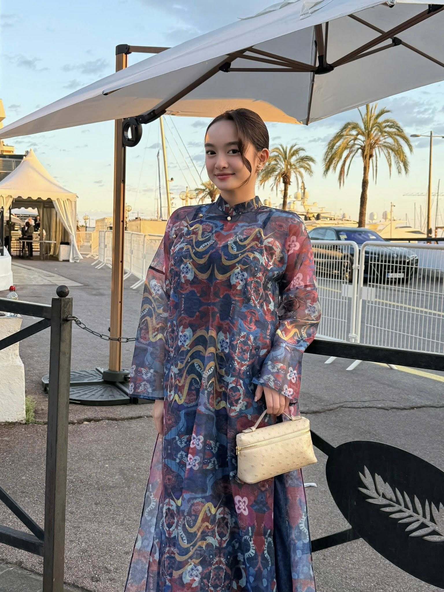 Sao Việt 17/5: Kaity Nguyễn xuất hiện ở LHP Cannes, Kỳ Duyên gặp mỹ nam Thái Lan - 3