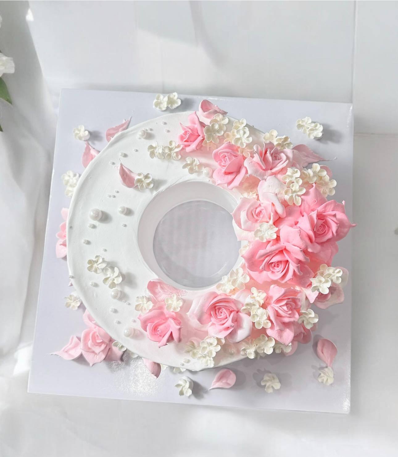 Chàng trai TP.HCM làm hoa bằng kem 'thật còn hơn cả hoa thật' - 25