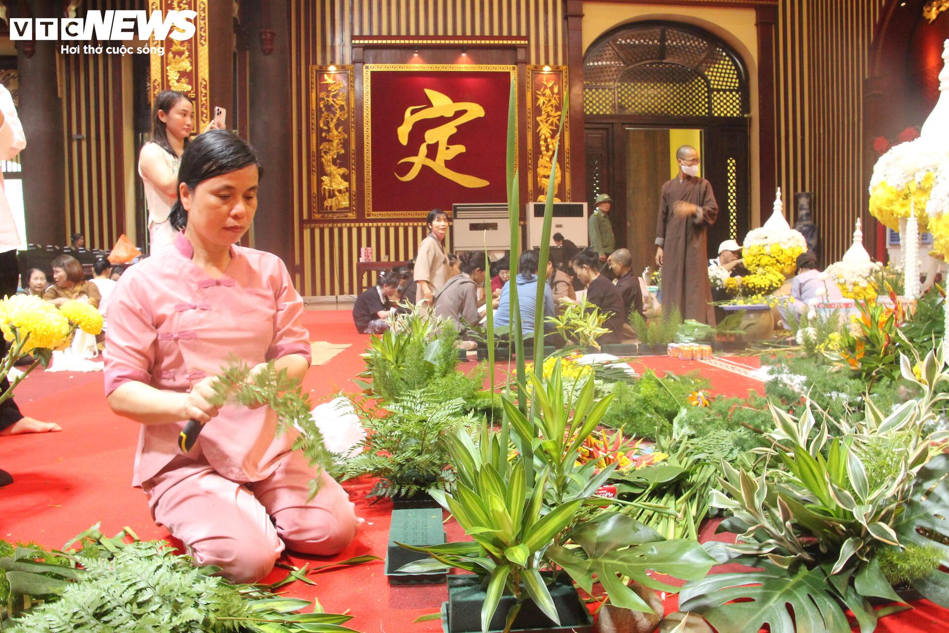 Cung Trúc Lâm Yên Tử trước giờ cung rước, chiêm bái xá lợi Phật - 12