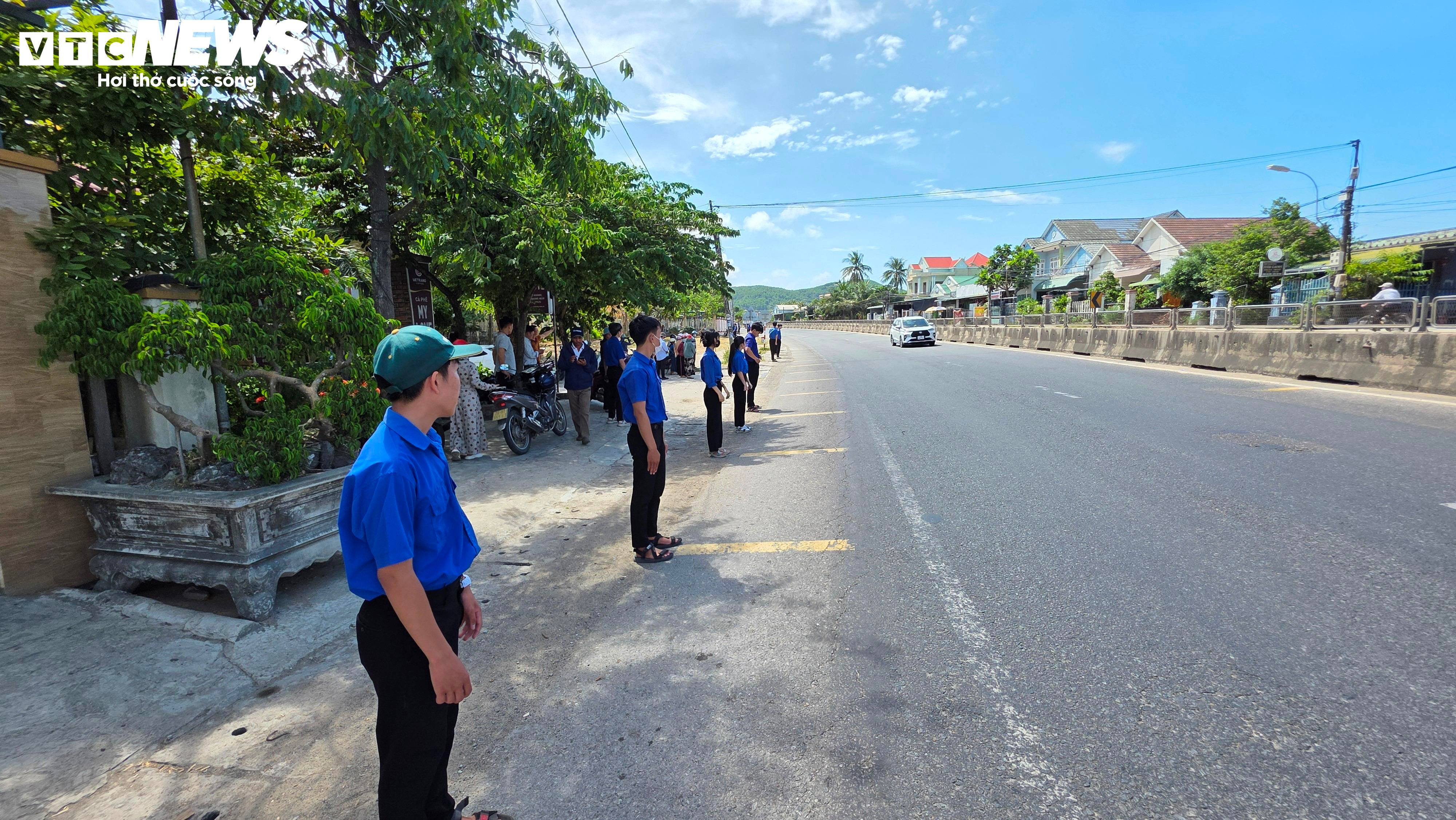 Lễ an táng nguyên Chủ tịch nước Trần Đức Lương tại Quảng Ngãi - 6