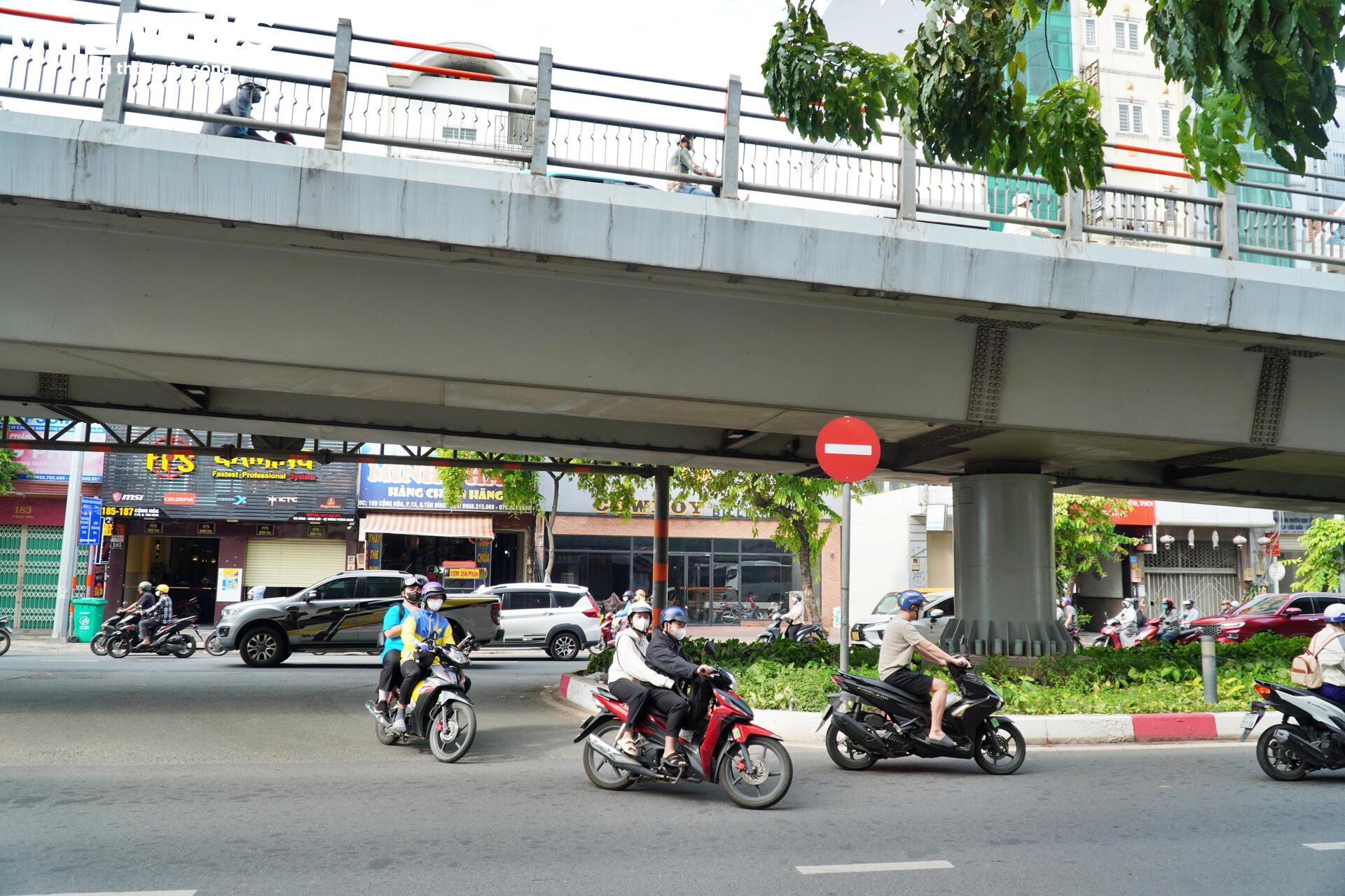 Đường nối 4.800 tỷ đồng đã thông xe, cửa ngõ Tây Bắc TP.HCM vẫn ùn ứ kéo dài - 6
