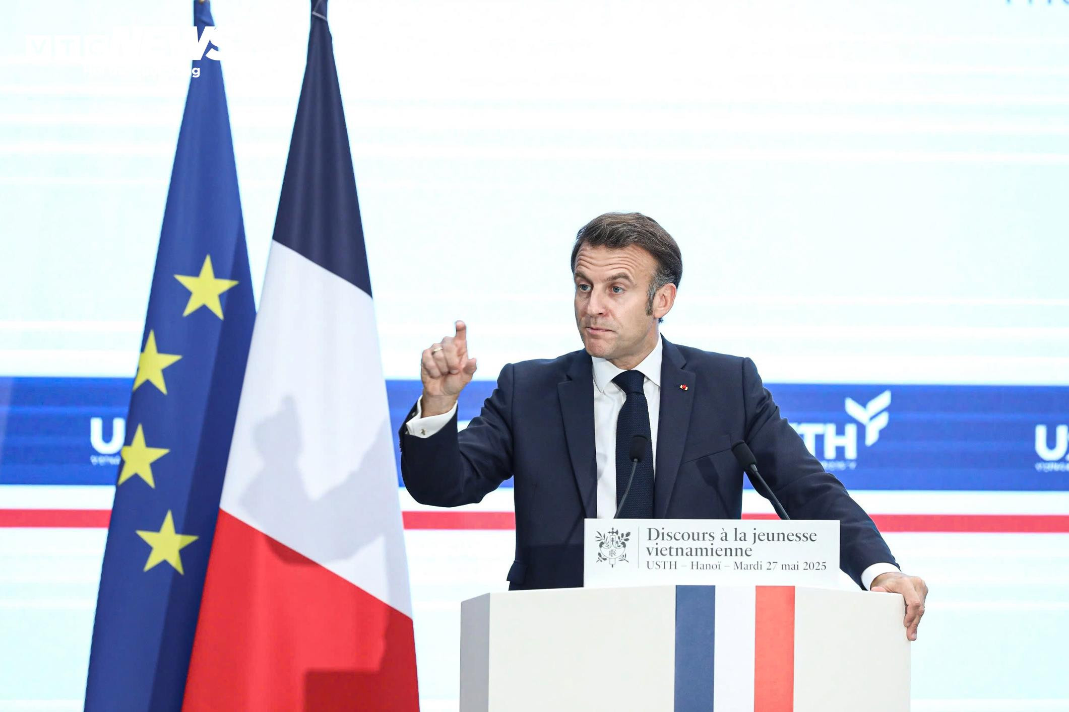 Tổng thống Pháp thăm Trường Đại học Khoa học và Công nghệ Hà Nội - 10