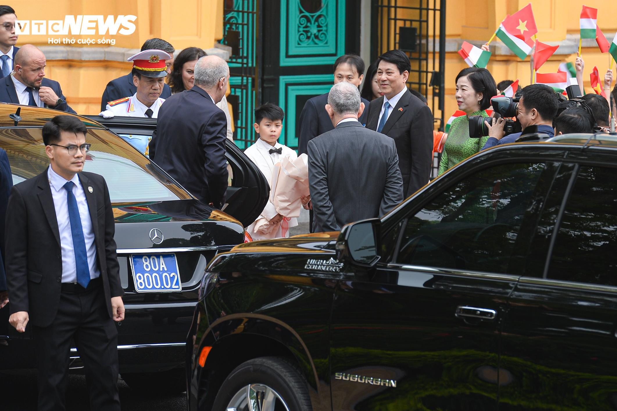 Chủ tịch nước Lương Cường chủ trì lễ đón Tổng thống Hungary Sulyok Tamás - 3