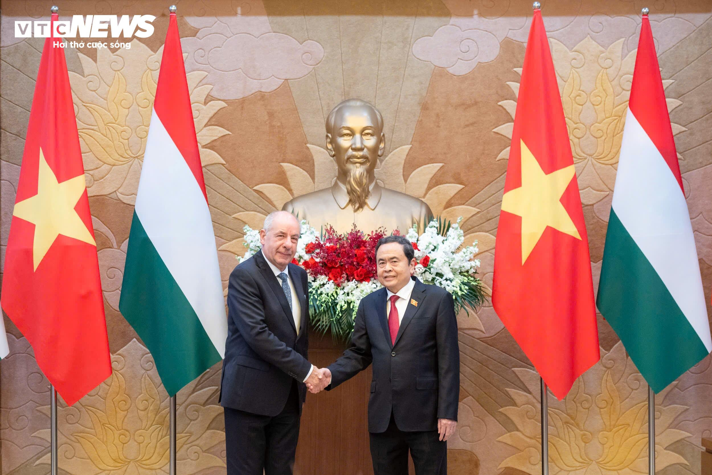 Chủ tịch Quốc hội Trần Thanh Mẫn hội kiến Tổng thống Hungary Sulyok Tamas - 3