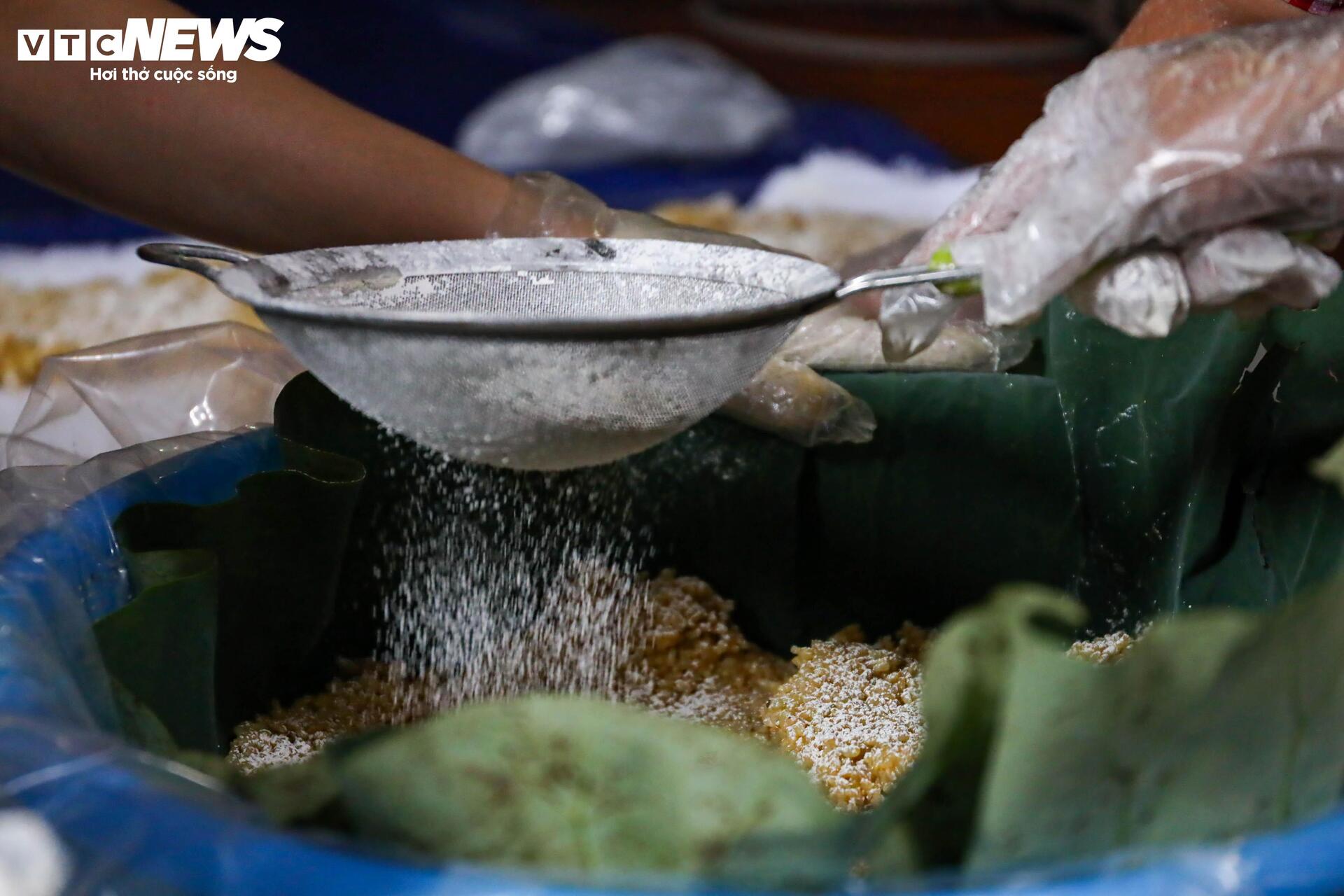 Tết Đoan ngọ cận kề, làng rượu nếp tất bật xuyên đêm - 12