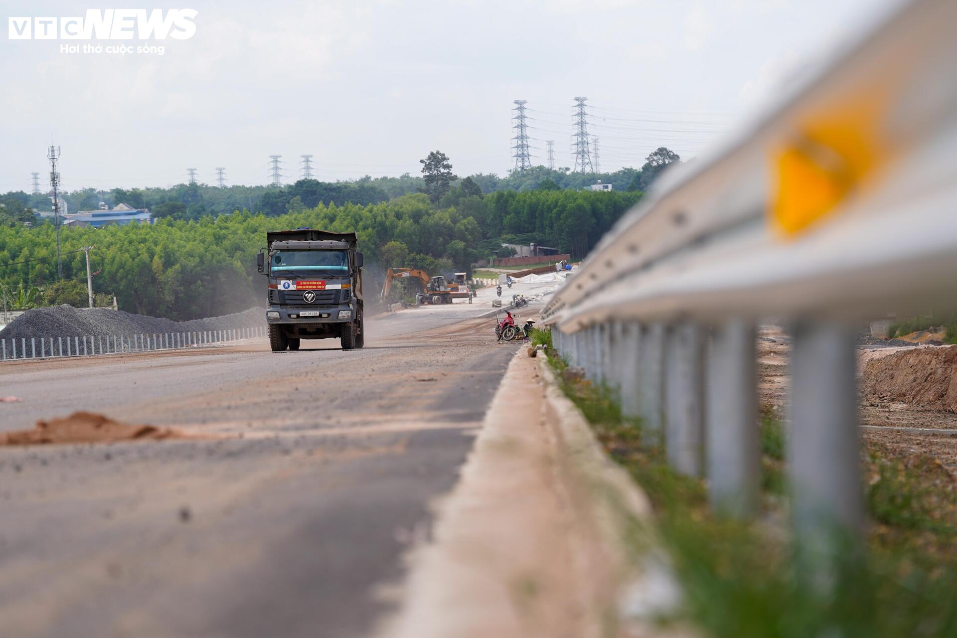 Toàn cảnh cao tốc Biên Hòa - Vũng Tàu đoạn qua Đồng Nai sau gần 2 năm thi công - 8
