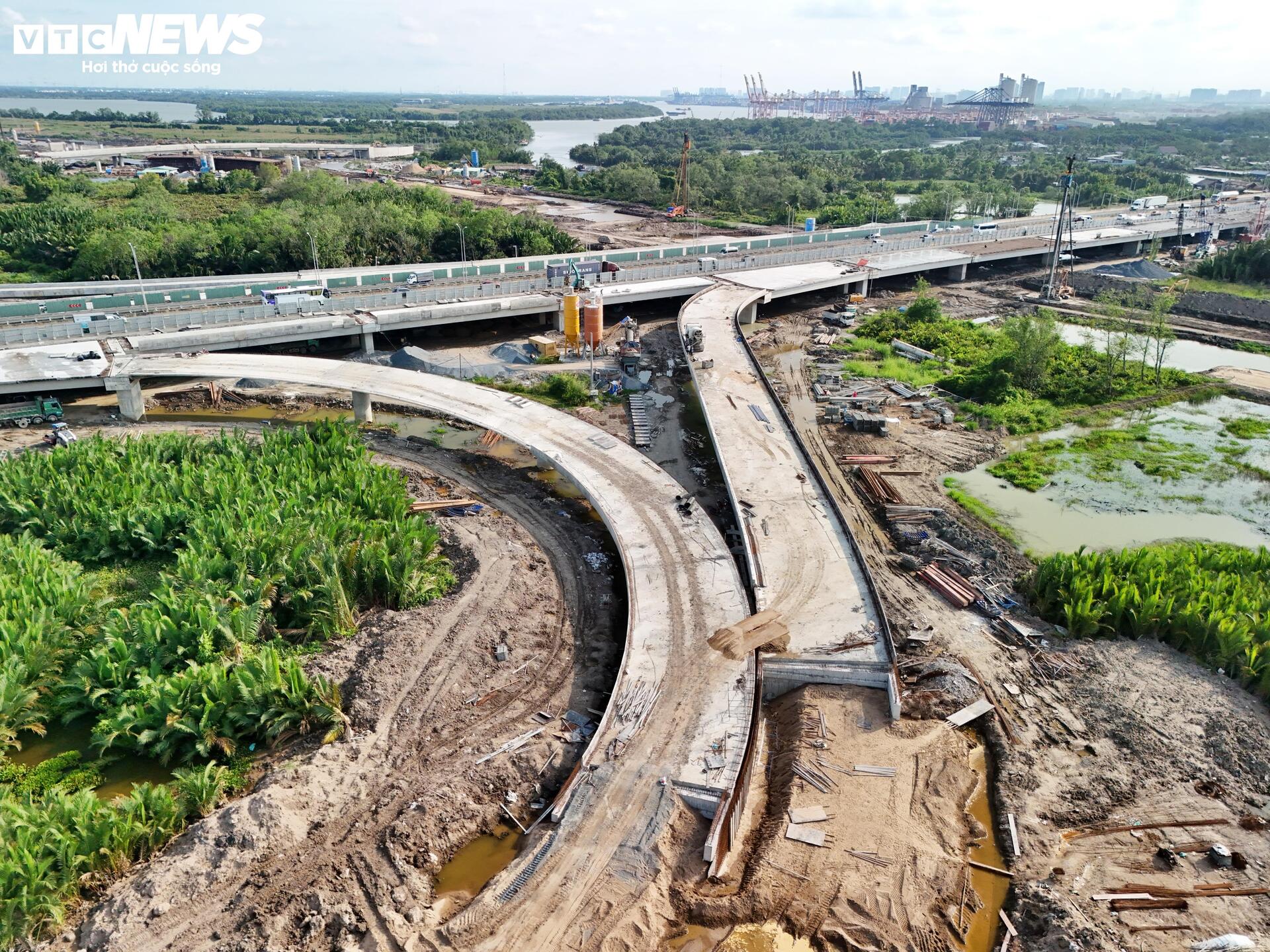 Toàn cảnh gần 14 km đường Vành đai 3 qua Thủ Đức tăng tốc về đích - 4