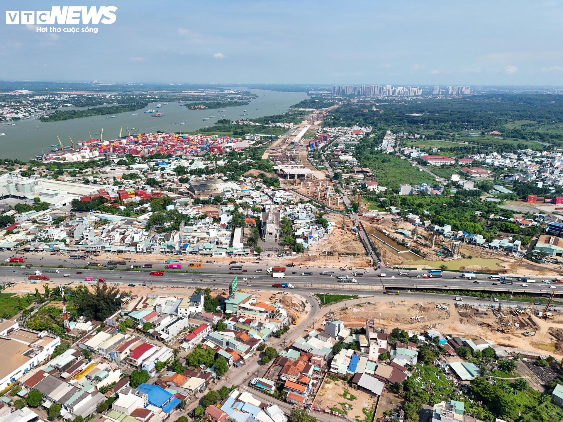 Toàn cảnh gần 14 km đường Vành đai 3 qua Thủ Đức tăng tốc về đích - 14