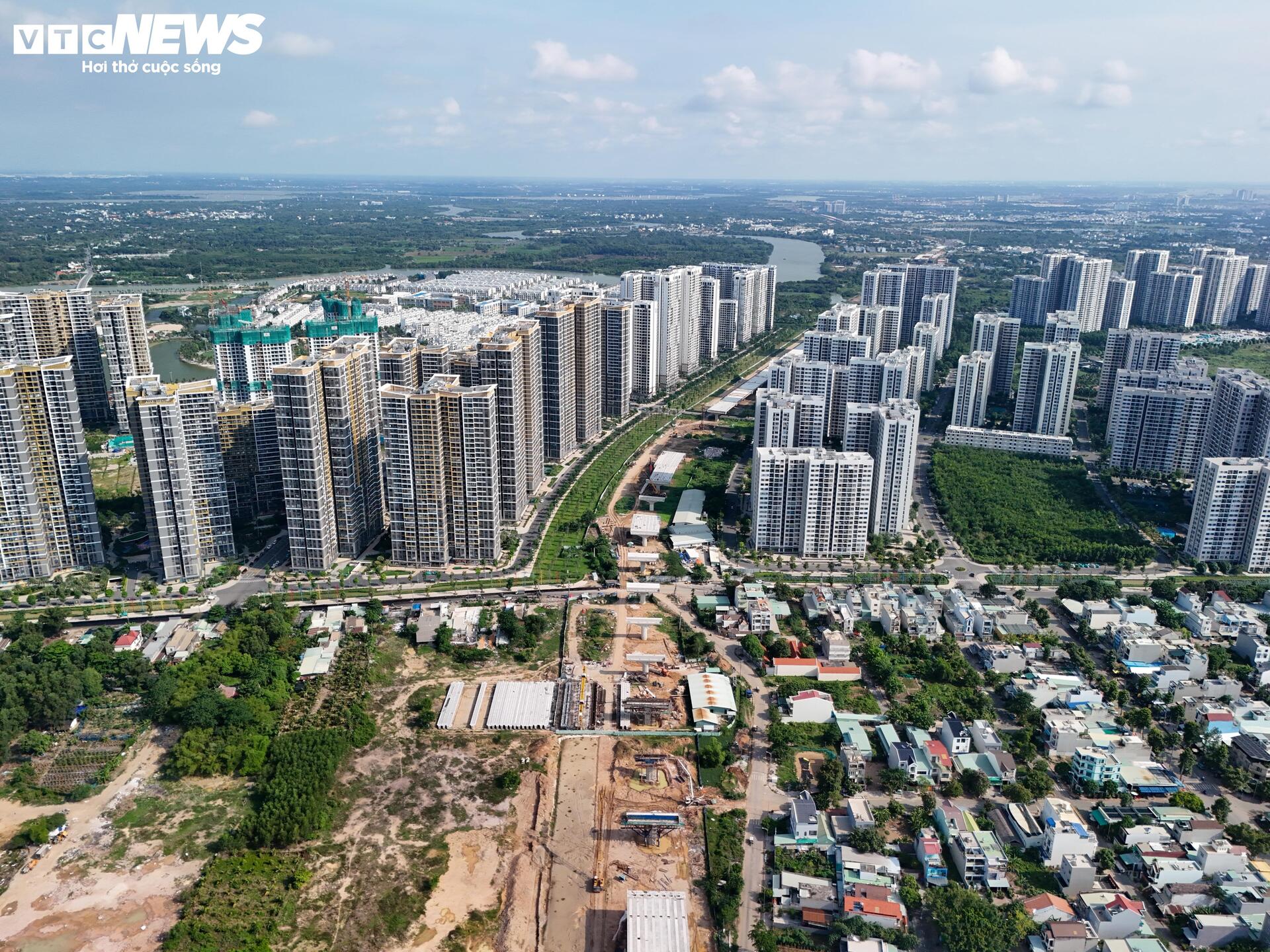 Toàn cảnh gần 14 km đường Vành đai 3 qua Thủ Đức tăng tốc về đích - 1