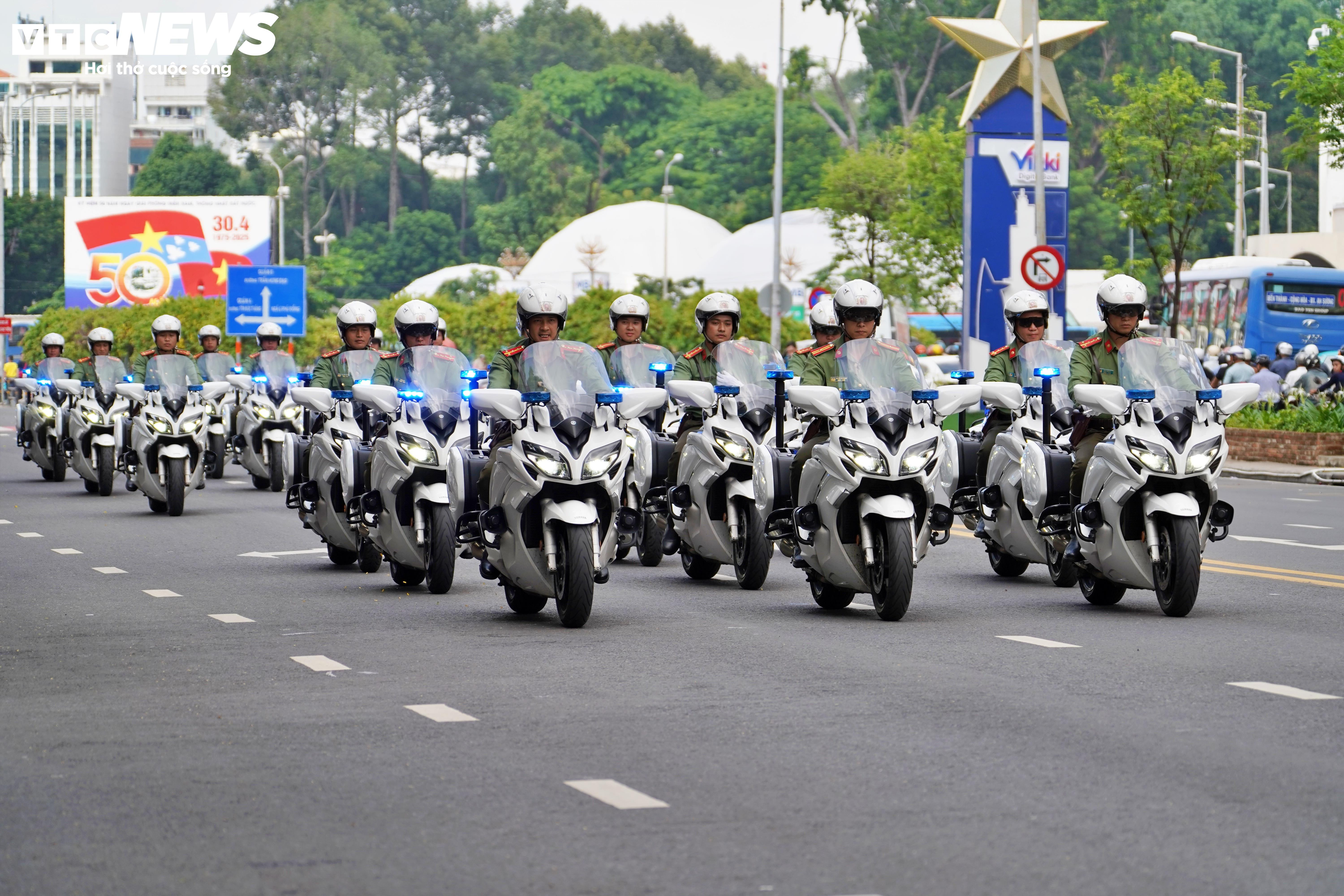 Xem diễn tập tình huống bảo vệ nguyên thủ - 18