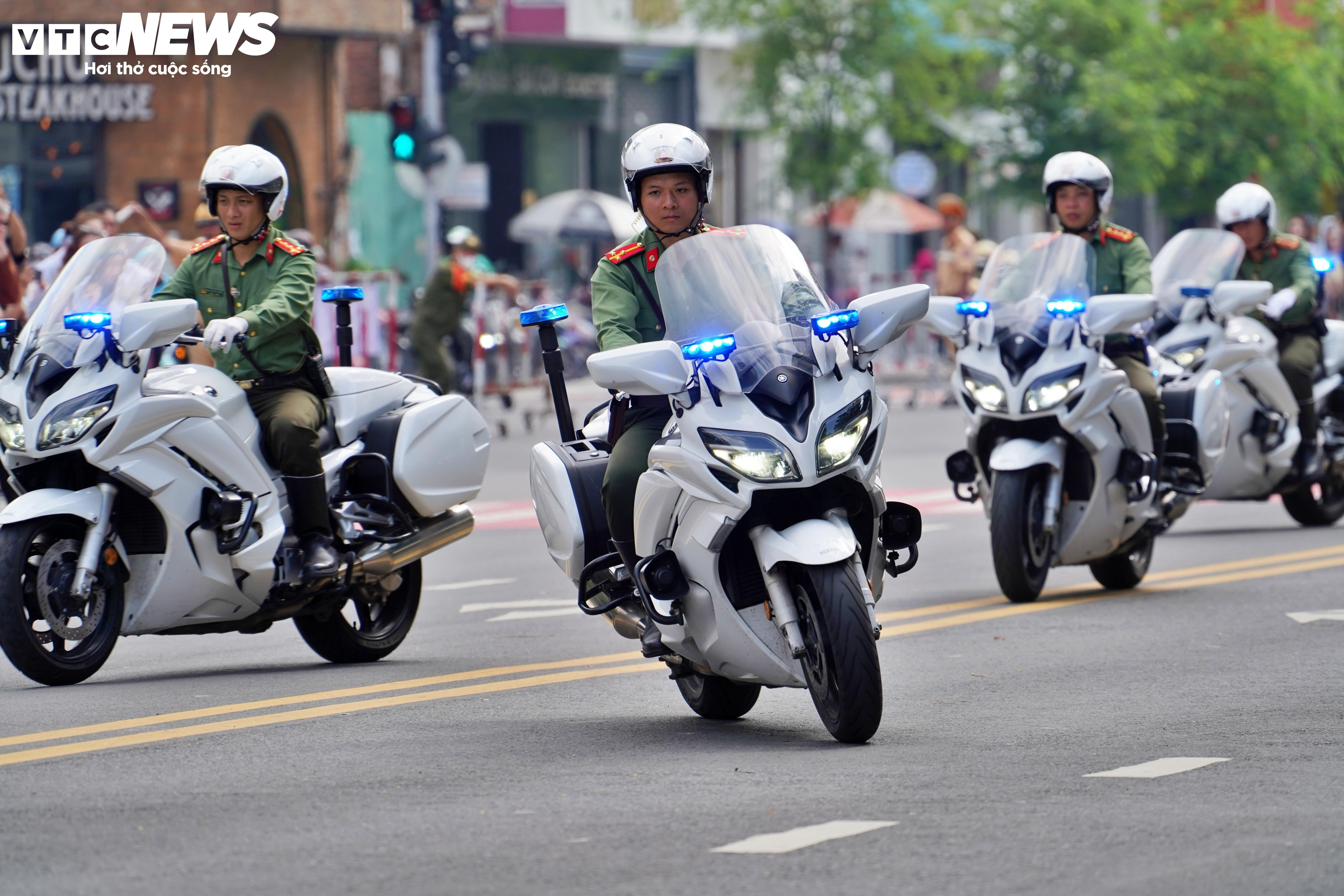 Xem diễn tập tình huống bảo vệ nguyên thủ - 10