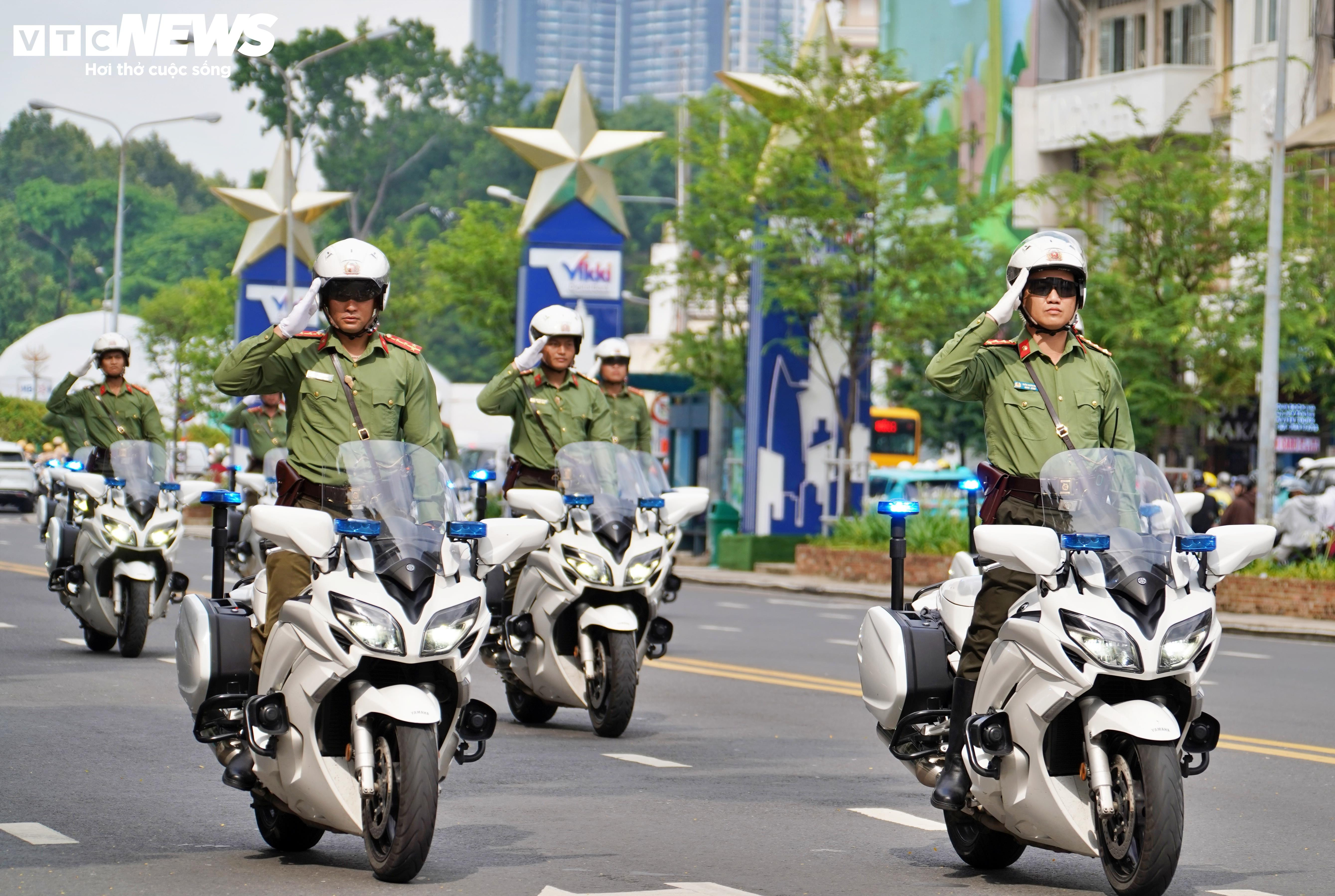 Xem diễn tập tình huống bảo vệ nguyên thủ - 11