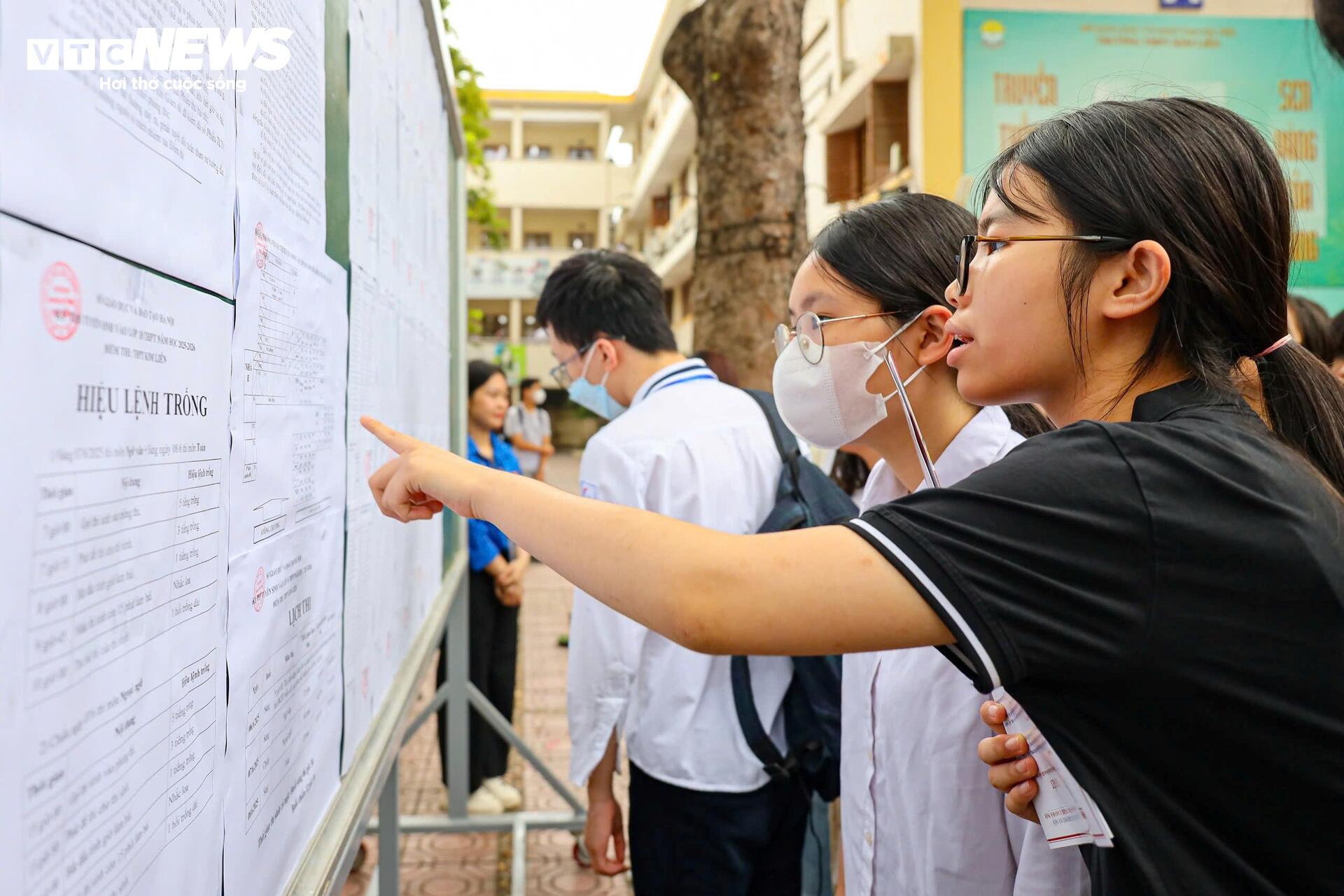 Sĩ tử Hà Nội bước vào kỳ thi lớp 10 căng thẳng nhất cả nước - 16