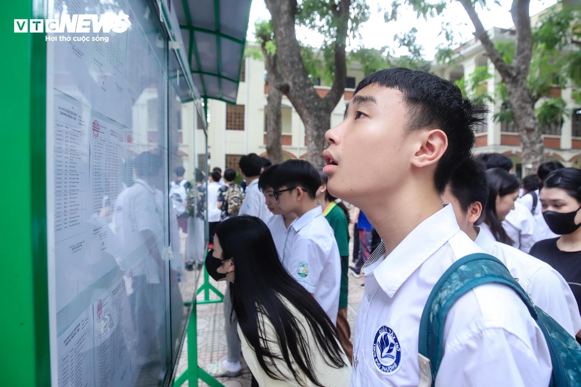 Sĩ tử Hà Nội bước vào kỳ thi lớp 10 căng thẳng nhất cả nước - 8