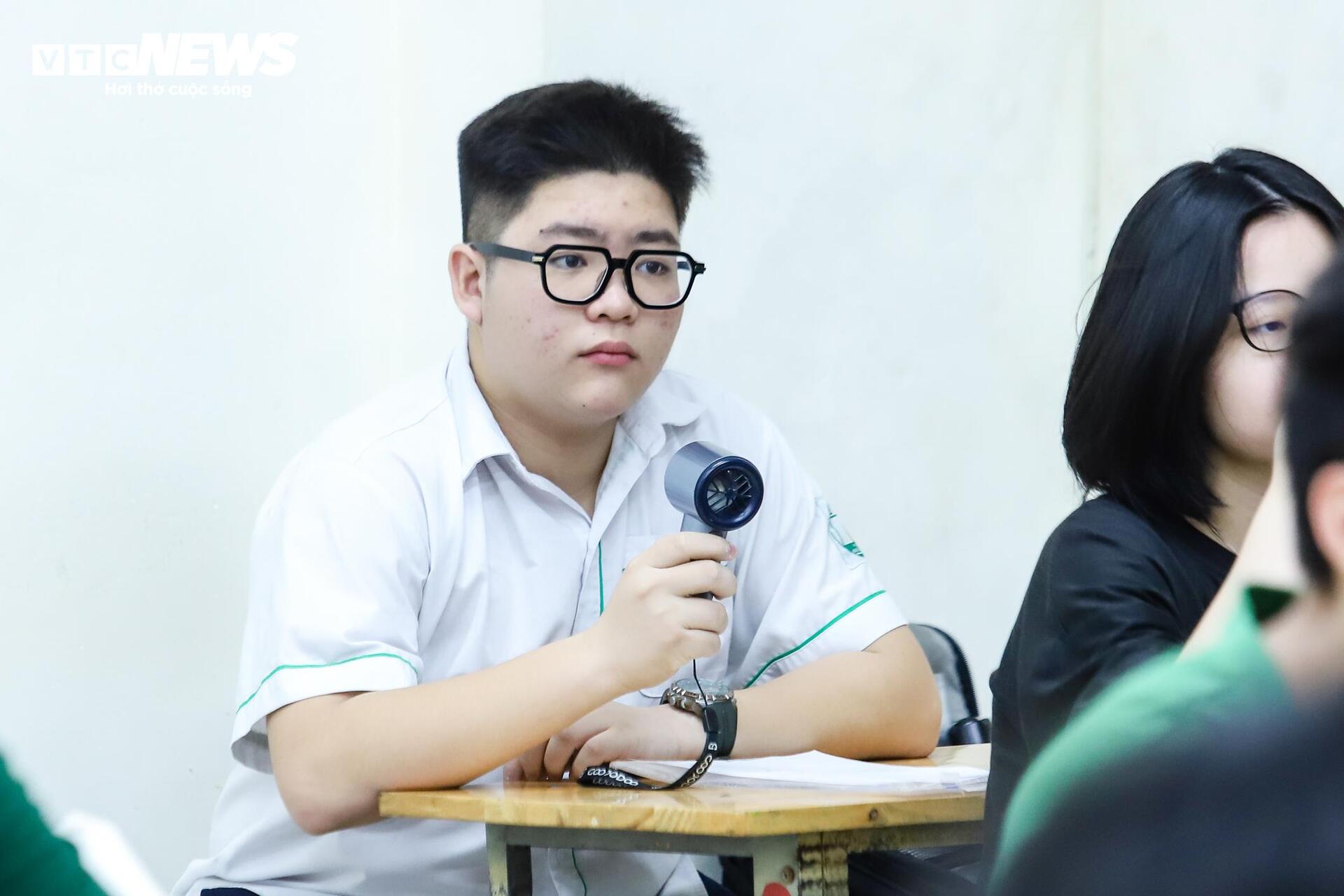 Sĩ tử Hà Nội bước vào kỳ thi lớp 10 căng thẳng nhất cả nước - 12