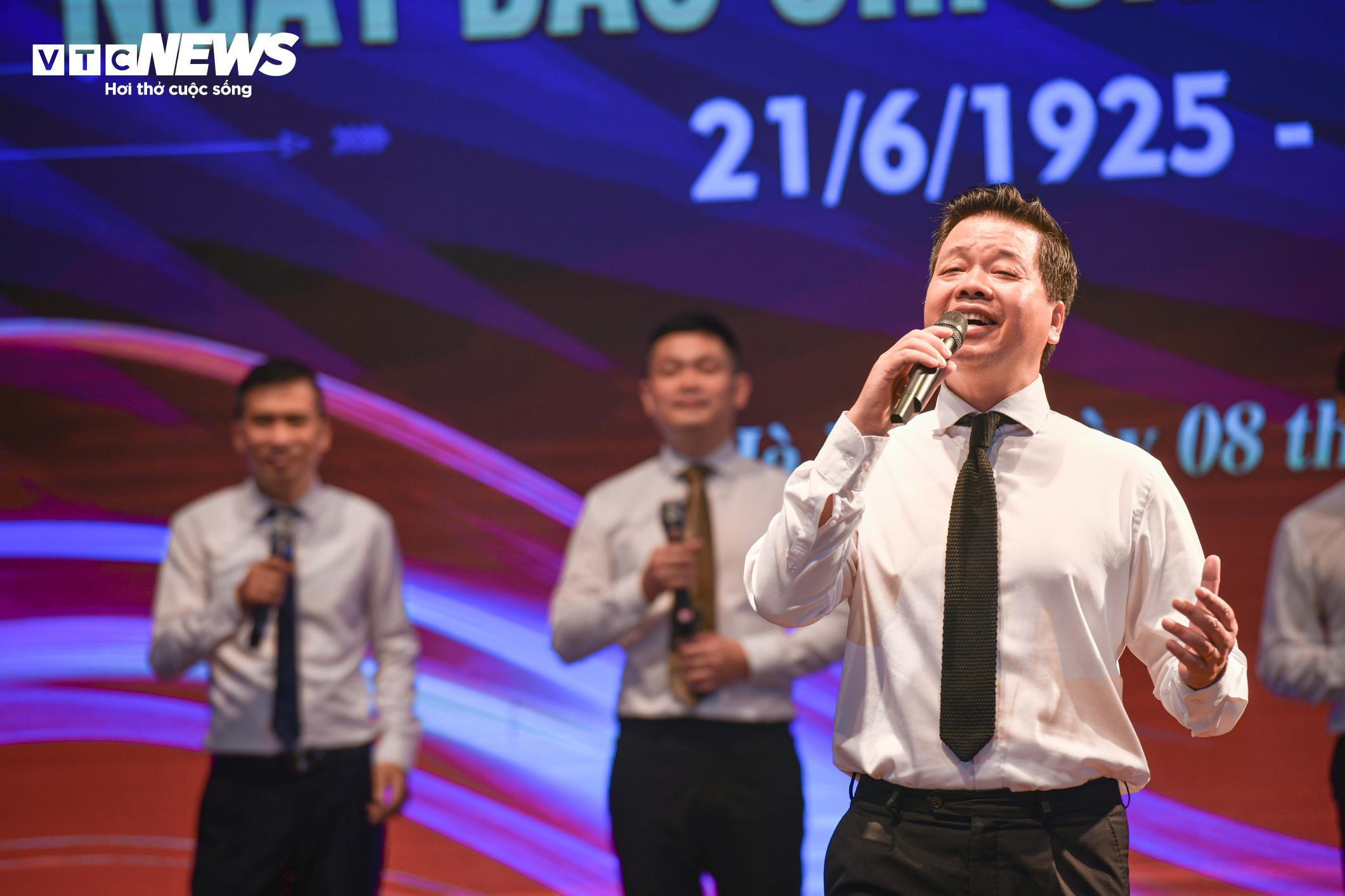 VOV tri ân các thế hệ nhà báo kỷ niệm 100 năm Ngày Báo chí Cách mạng Việt Nam - 12