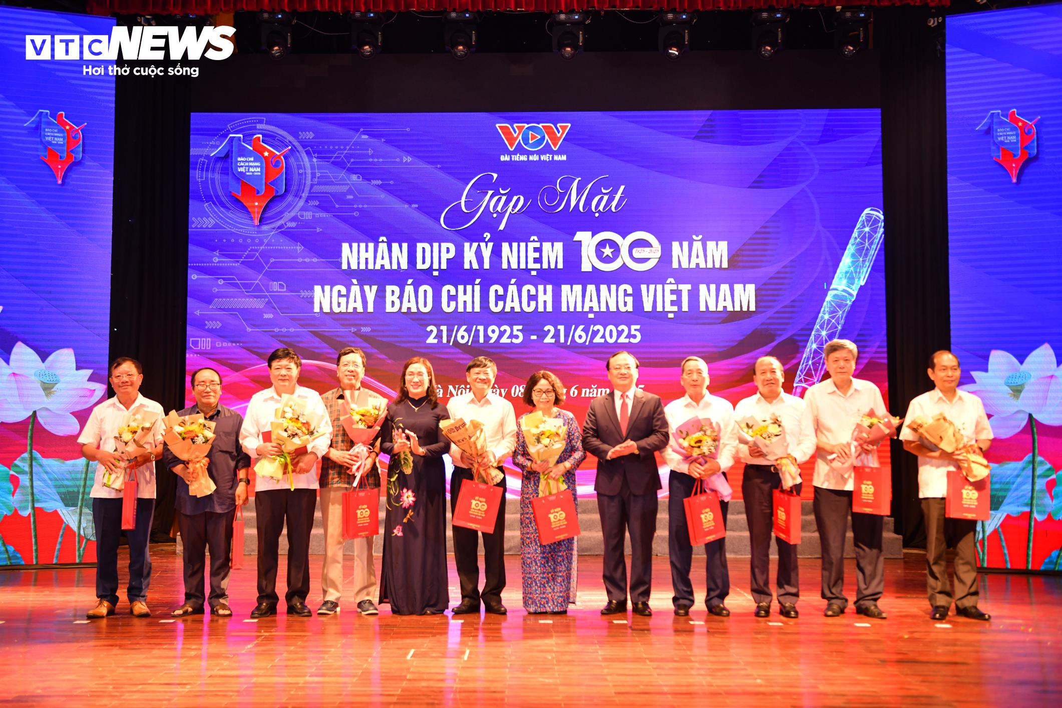 VOV tri ân các thế hệ nhà báo kỷ niệm 100 năm Ngày Báo chí Cách mạng Việt Nam - 8