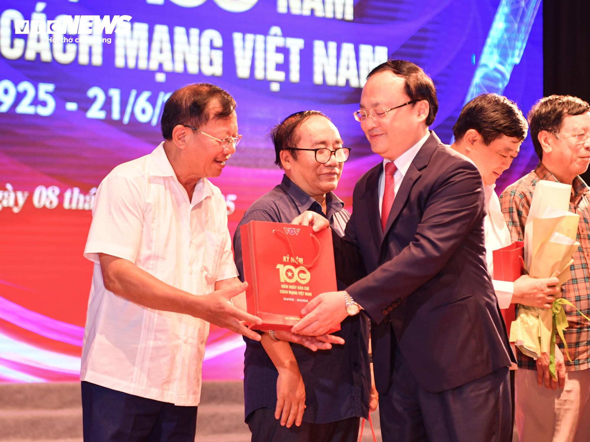 VOV tri ân các thế hệ nhà báo kỷ niệm 100 năm Ngày Báo chí Cách mạng Việt Nam - 7