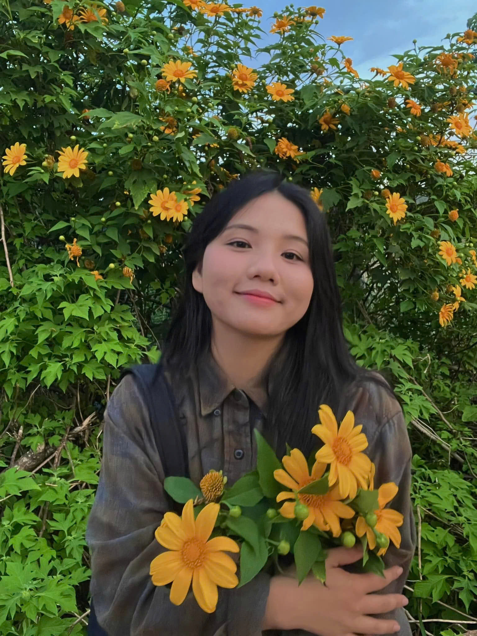 Mỹ nhân gen Z hút triệu view với cảnh vác tải cám phăng phăng nuôi 200 con lợn - 11