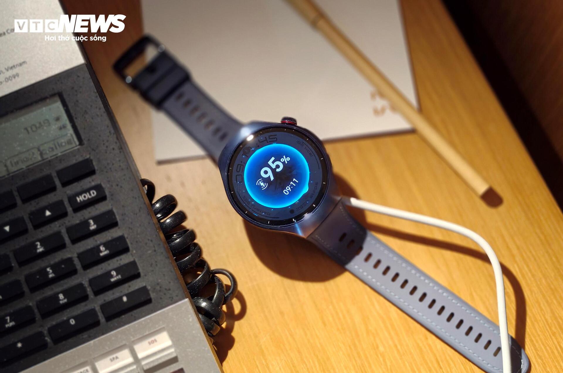 Huawei Watch 5 có định vị lại chuẩn mực flagship đồng hồ thông minh? - 11