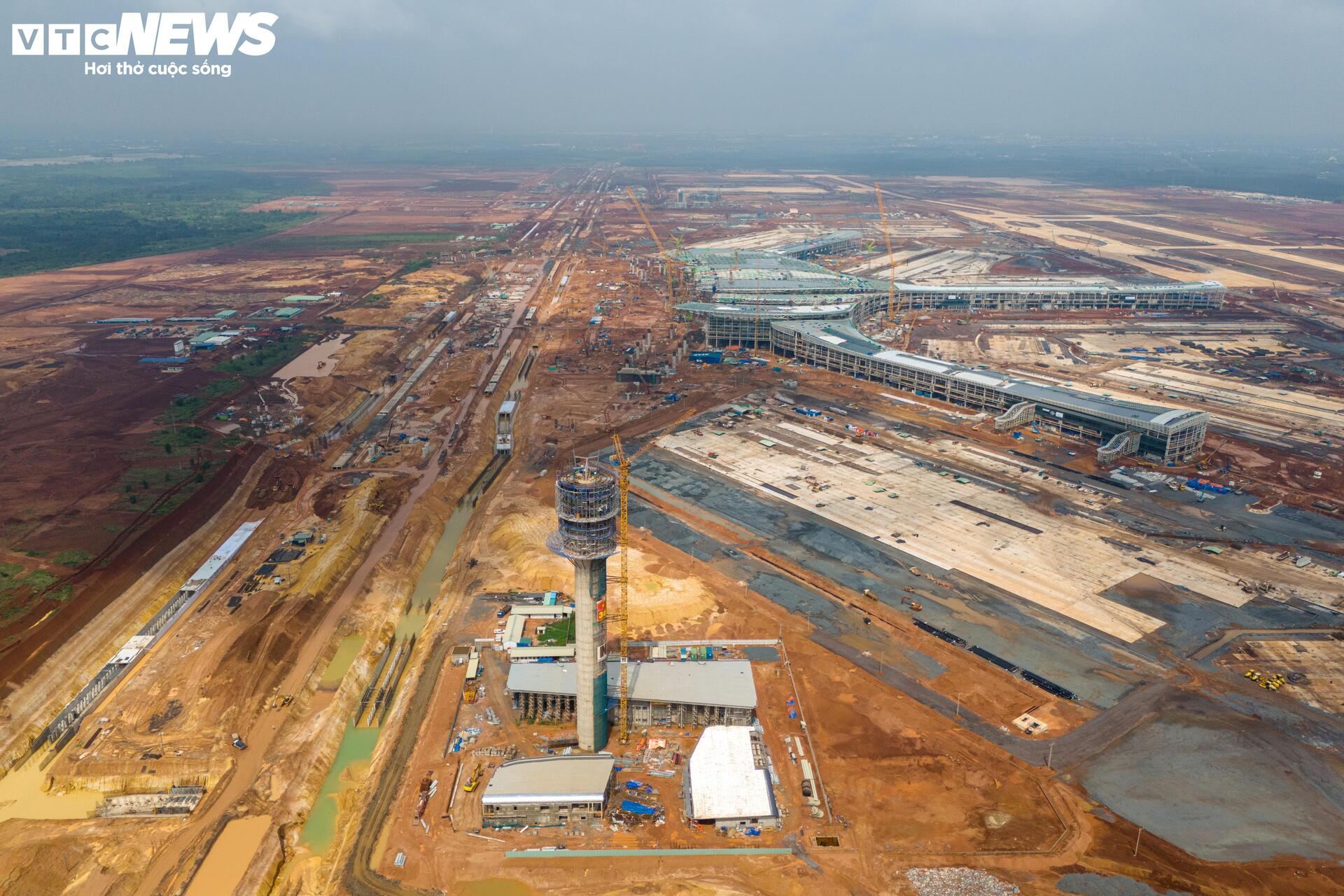 Cận cảnh tháp không lưu cao nhất Việt Nam đang tăng tốc về đích - 11