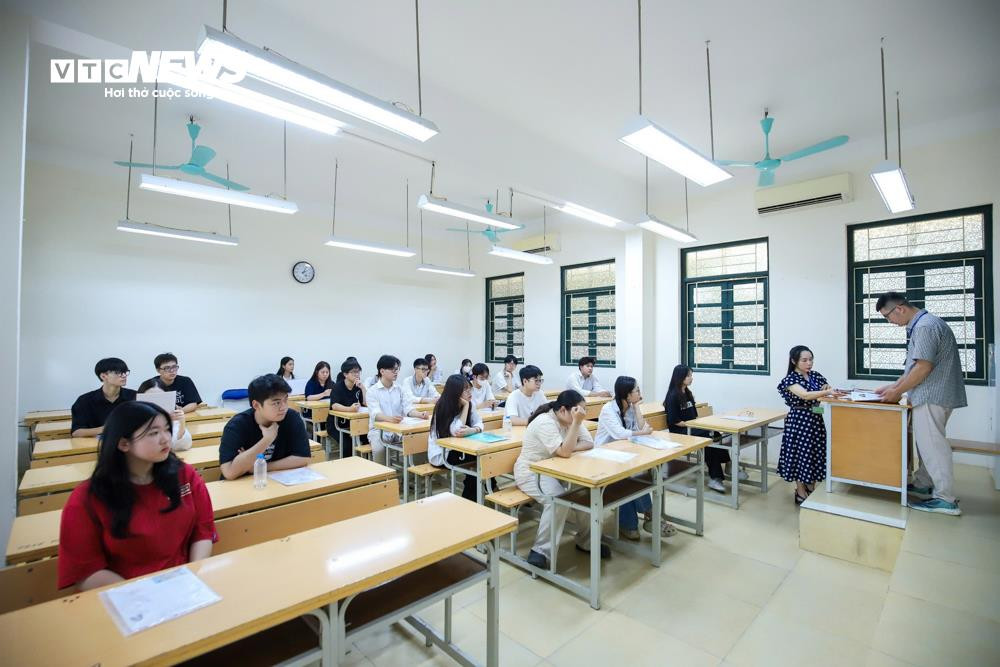 Hơn 1,16 triệu thí sinh bước vào kỳ thi tốt nghiệp THPT lịch sử - 16